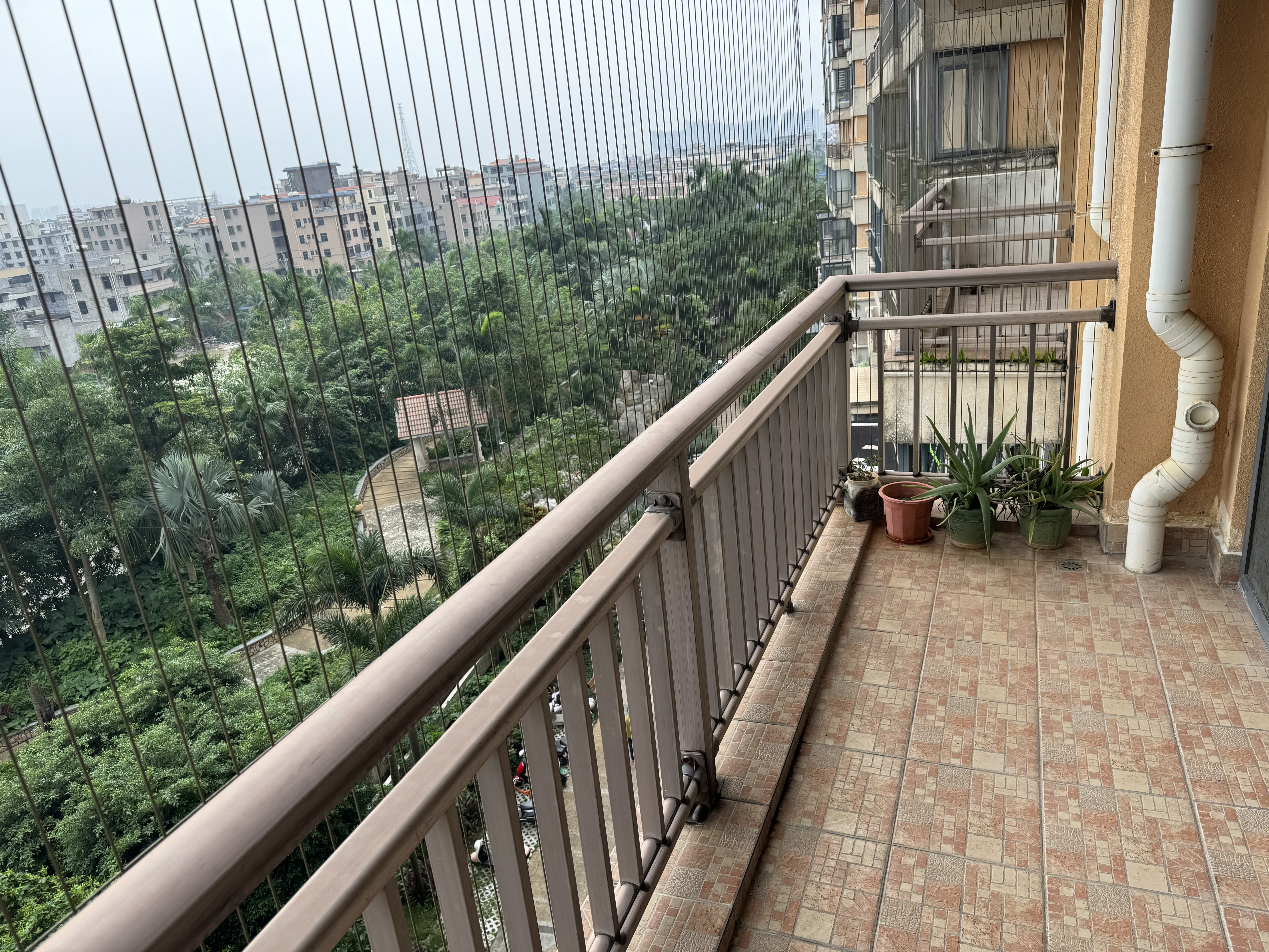 新世界花园二期  2室2厅1卫    99.0万客厅