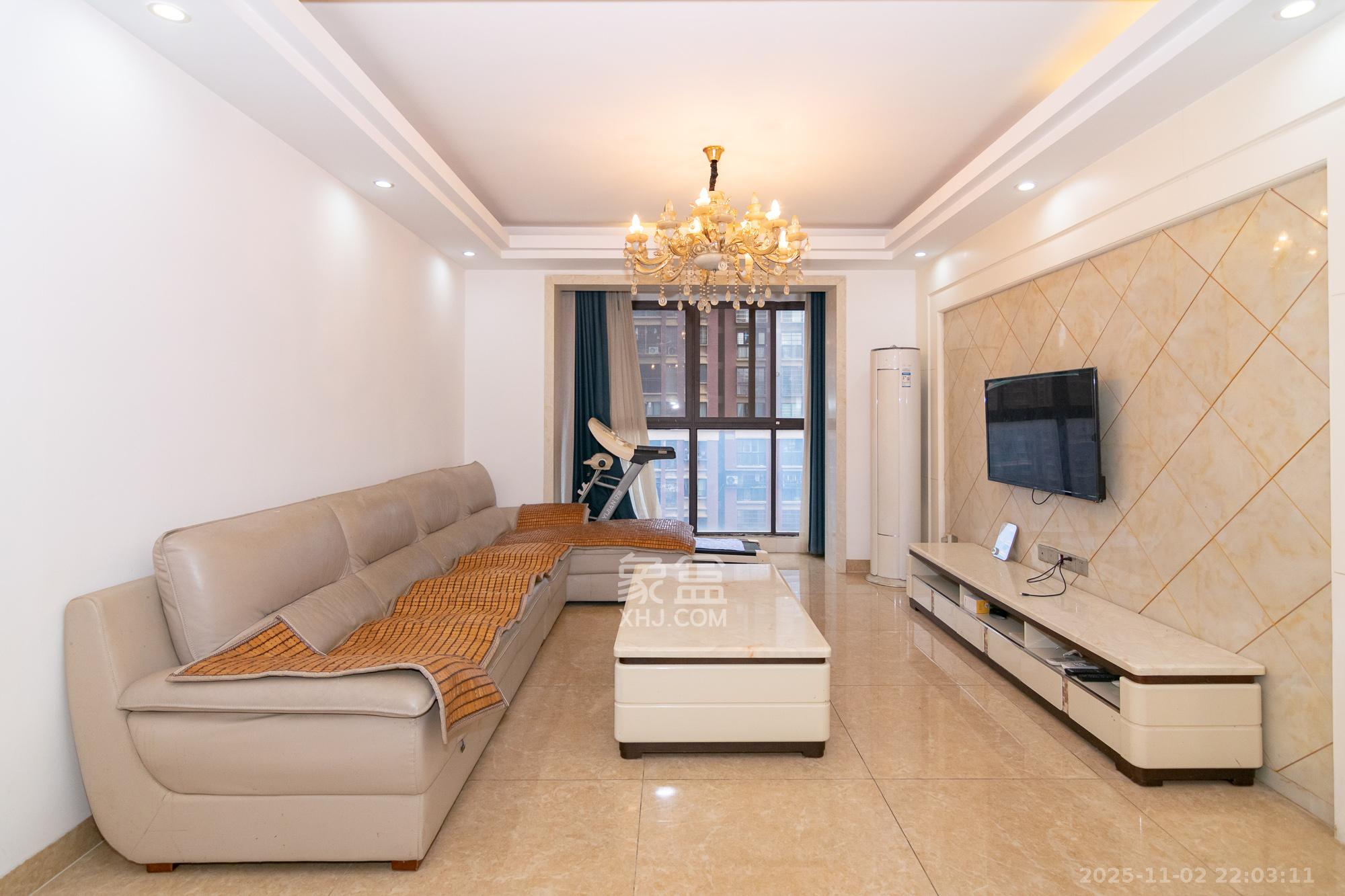 新城国际花都 3室2厅1卫 63.8万 新城国际花都 3室2厅1卫 63.8万客厅