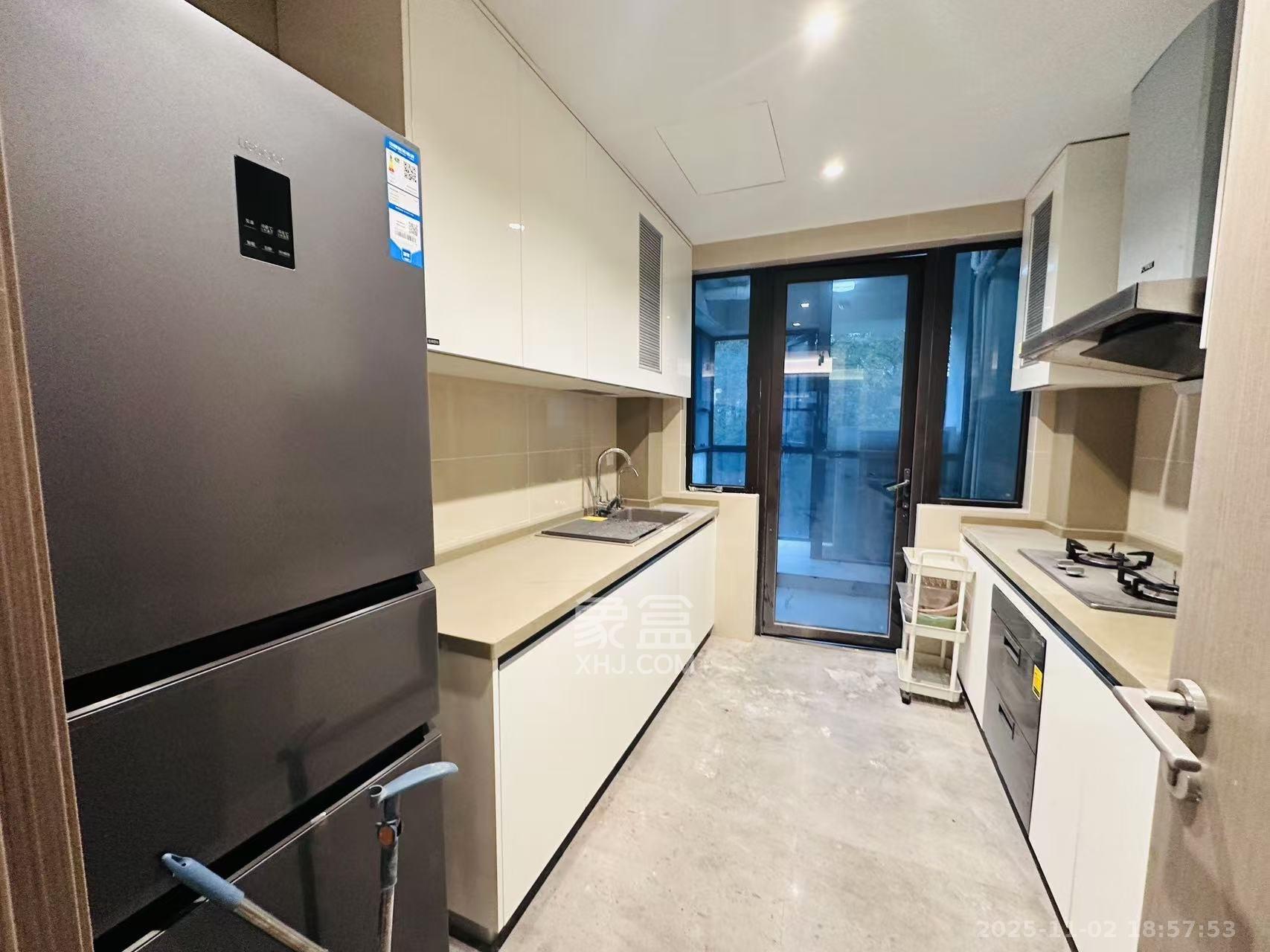 新力铂园（江山云著）  4室2厅2卫    5300.0元/月室内图