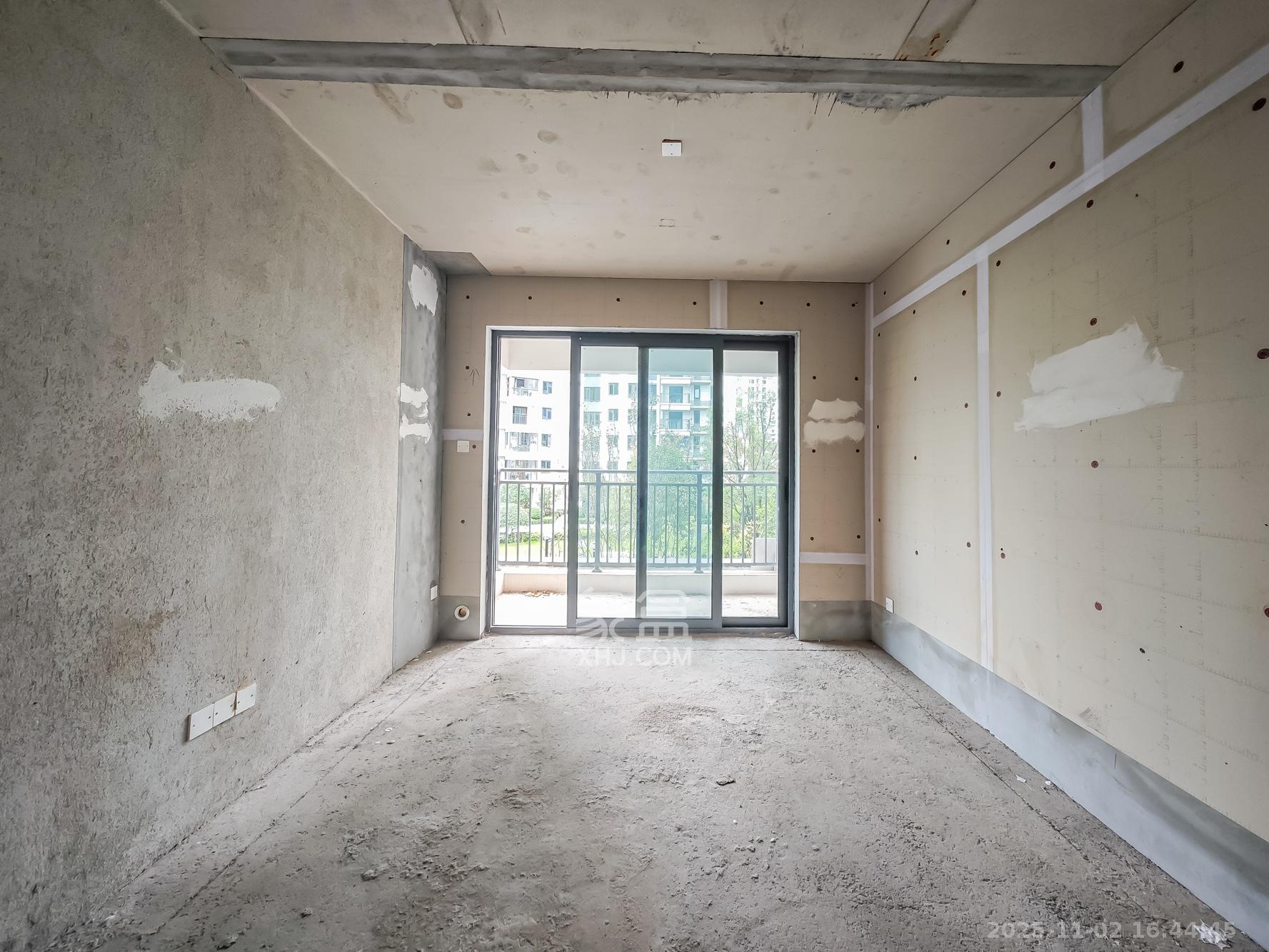 长沙北中心保利时代B区  3室1厅1卫    76.0万