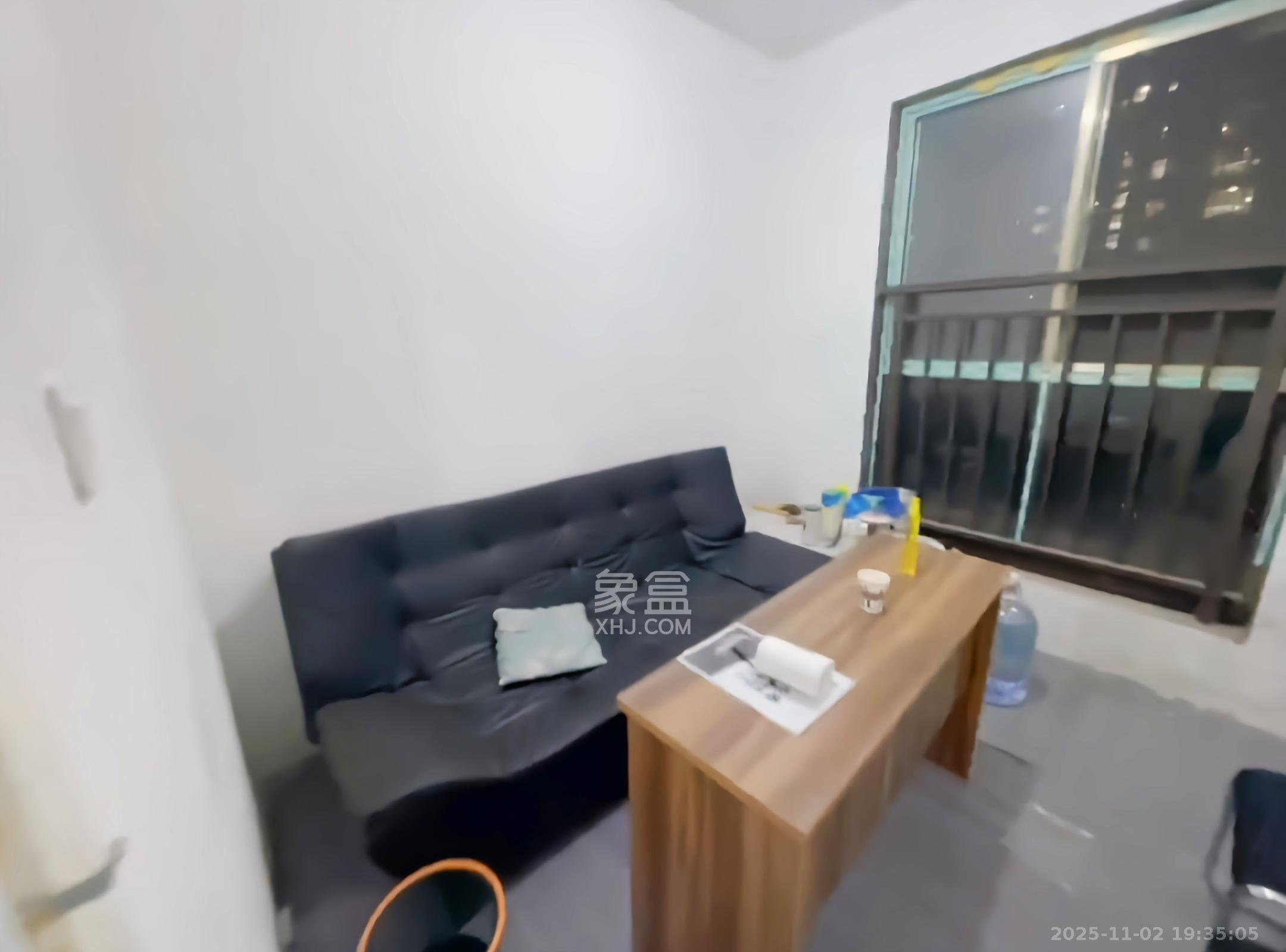 梅溪鑫苑名家  3室2厅2卫    1800.0元/月室内图