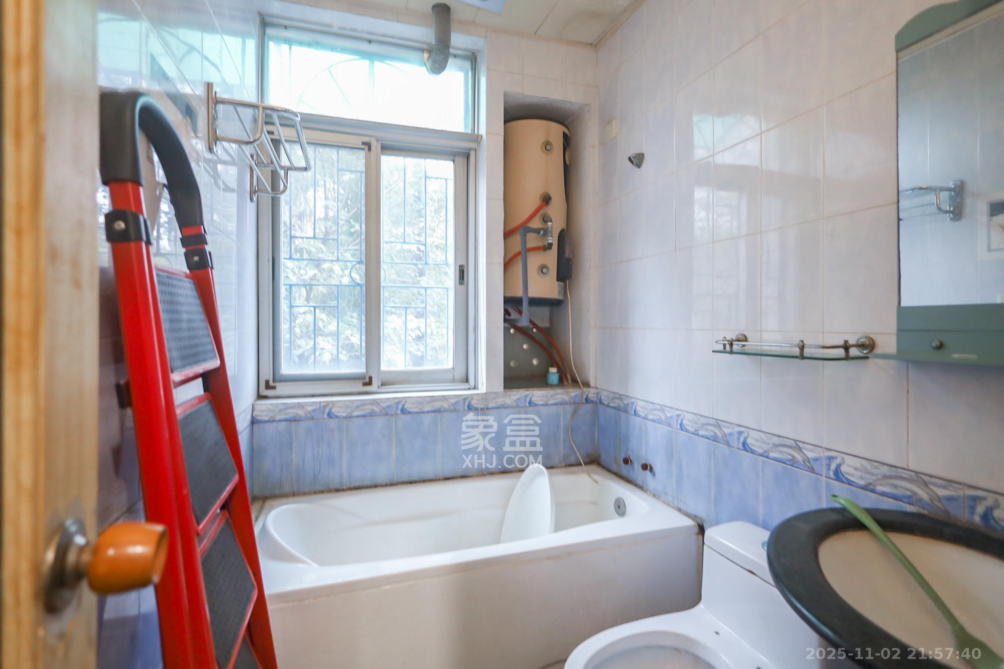 创远花园 4室2厅2卫 128.0万 创远花园 4室2厅2卫 128.0万卫生间