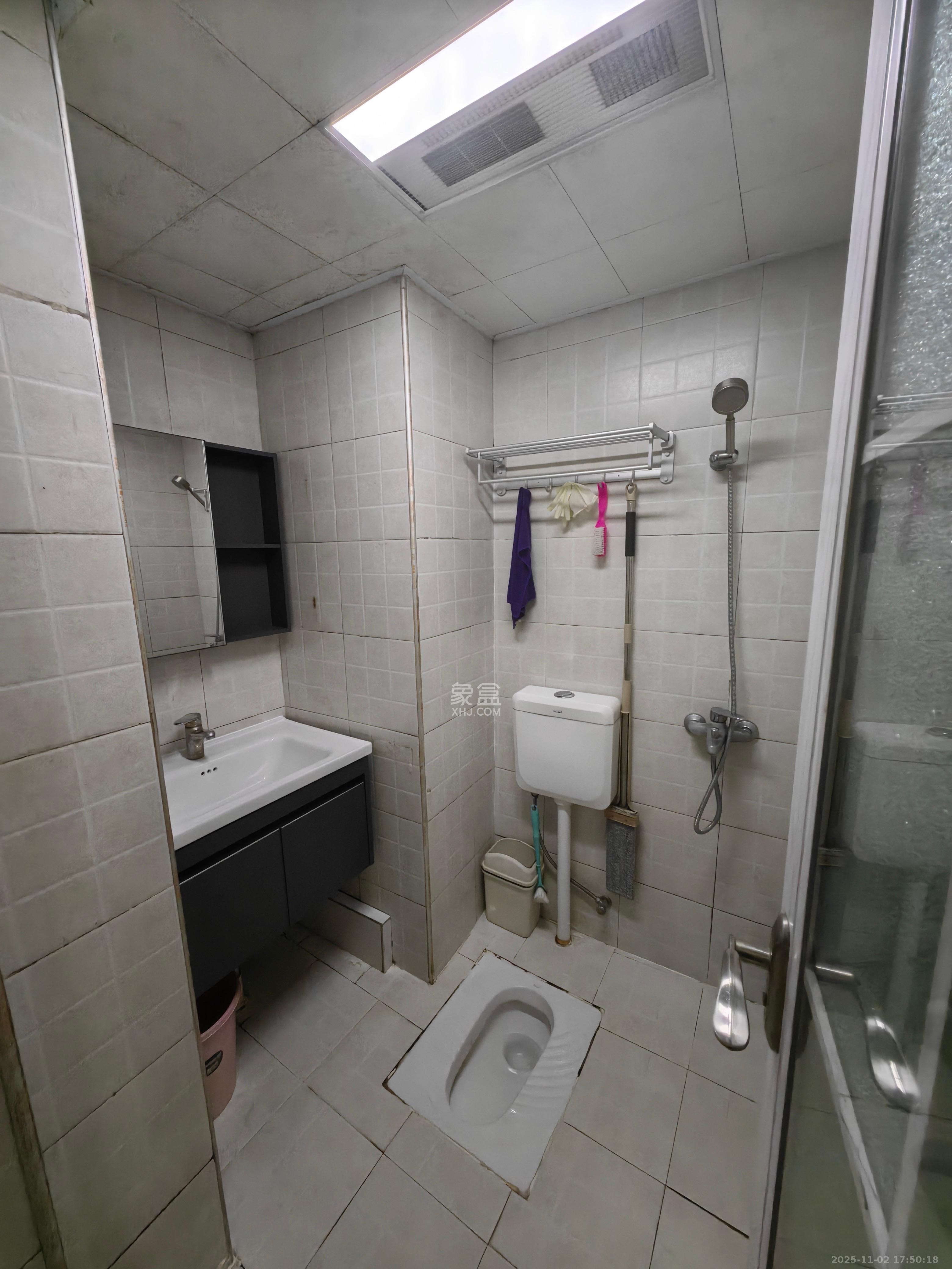 中建芙蓉工社 1室1厅1卫 1000.0元/月 中建芙蓉工社 1室1厅1卫 1000.0元/月室内图