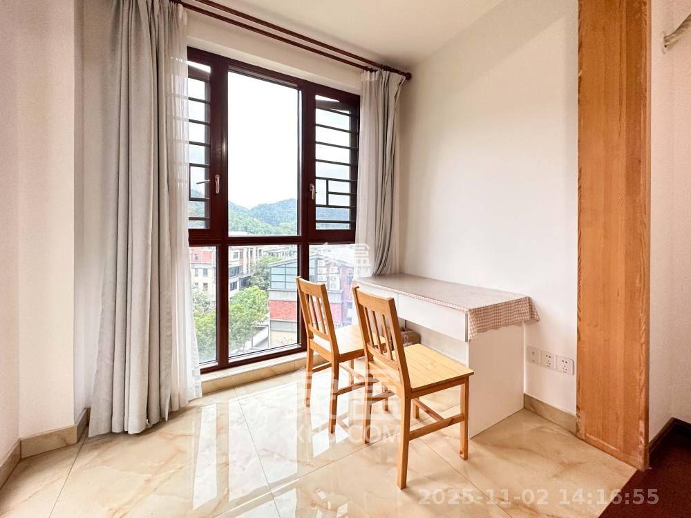 长房梅溪香山  3室2厅1卫    3500.0元/月室内图