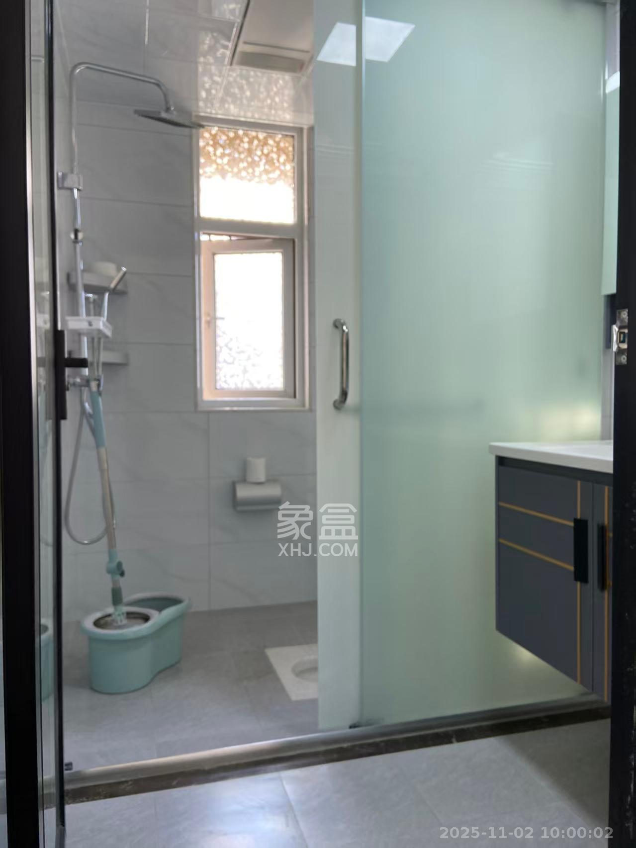 天麓尚层  3室2厅2卫    2600.0元/月室内图