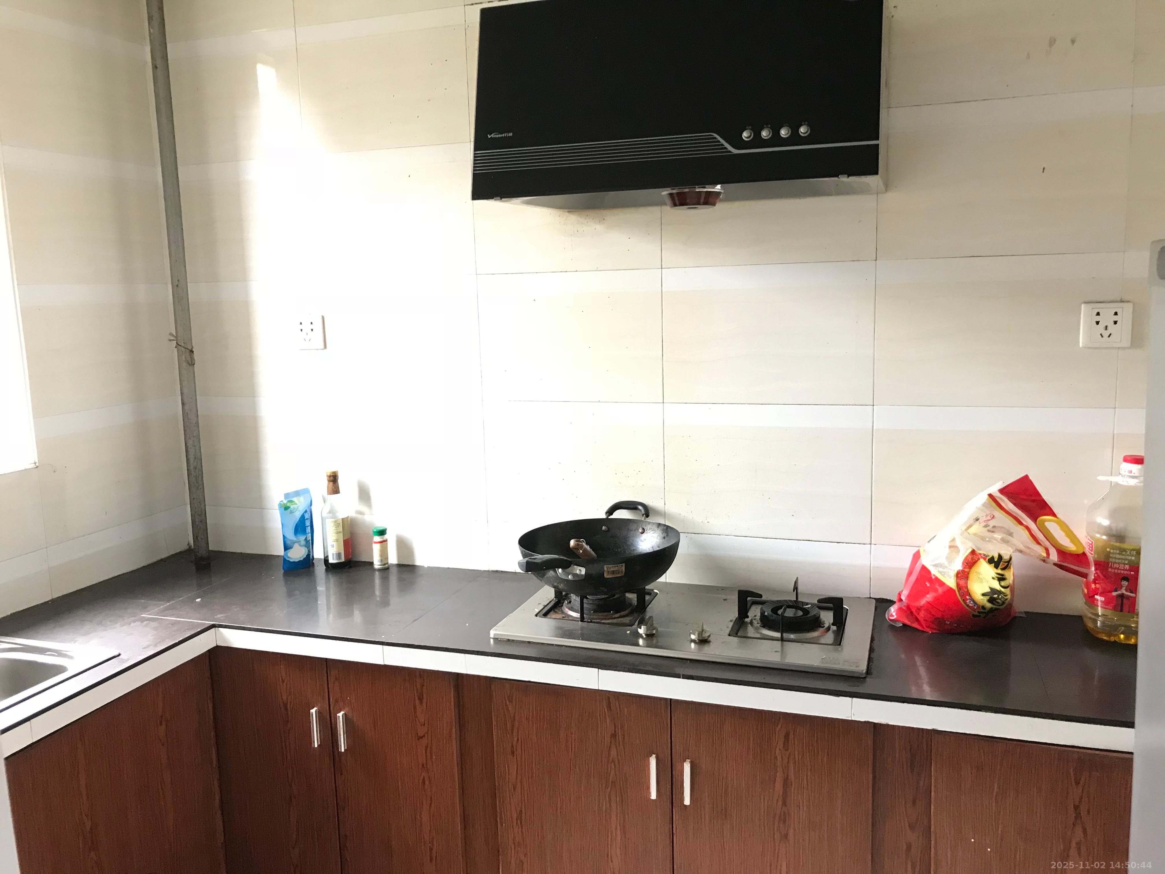 保利麓谷林语A区  3室2厅1卫    1800.0元/月室内图