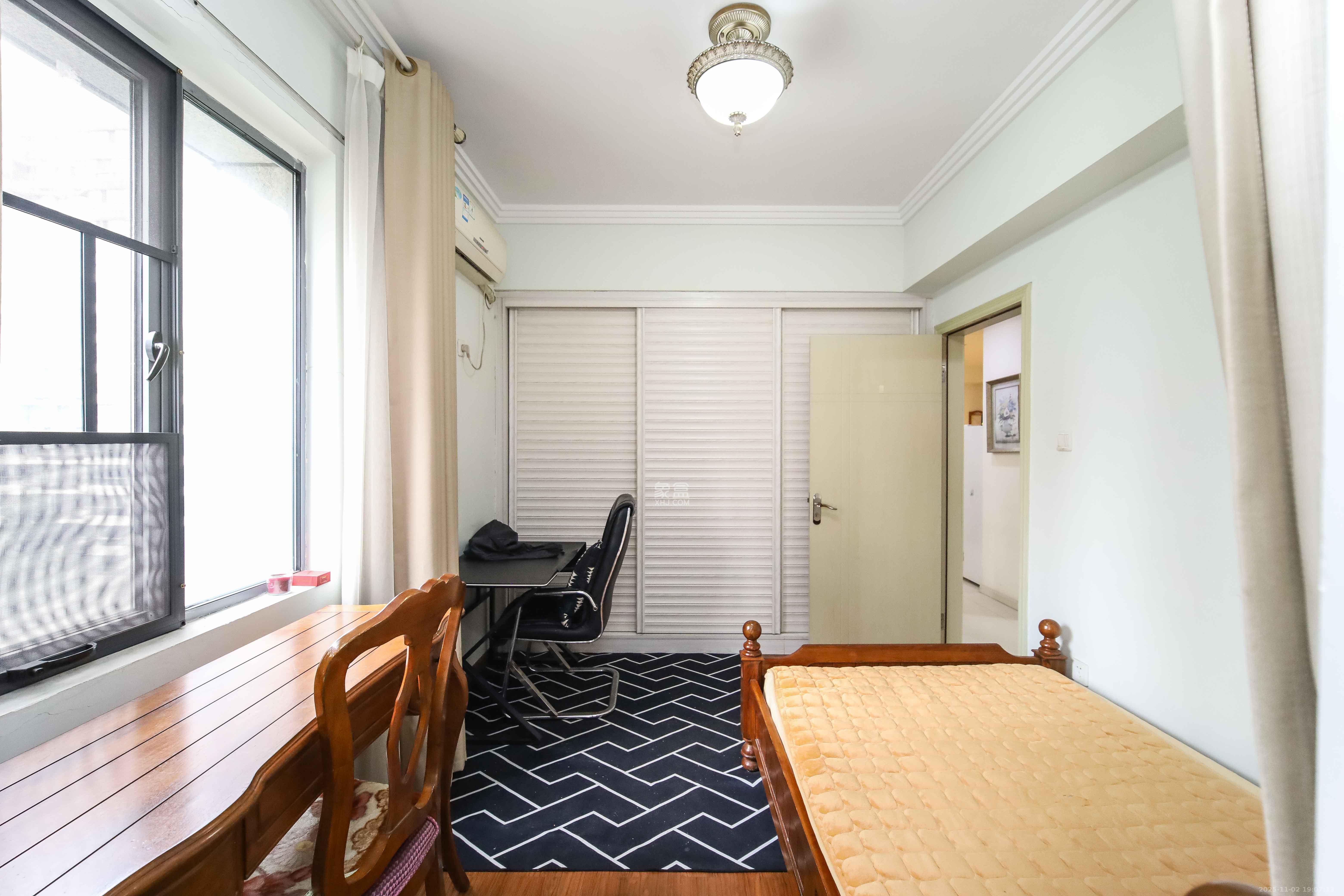 西子一间 2室1厅1卫 56.0万 西子一间 2室1厅1卫 56.0万卧室