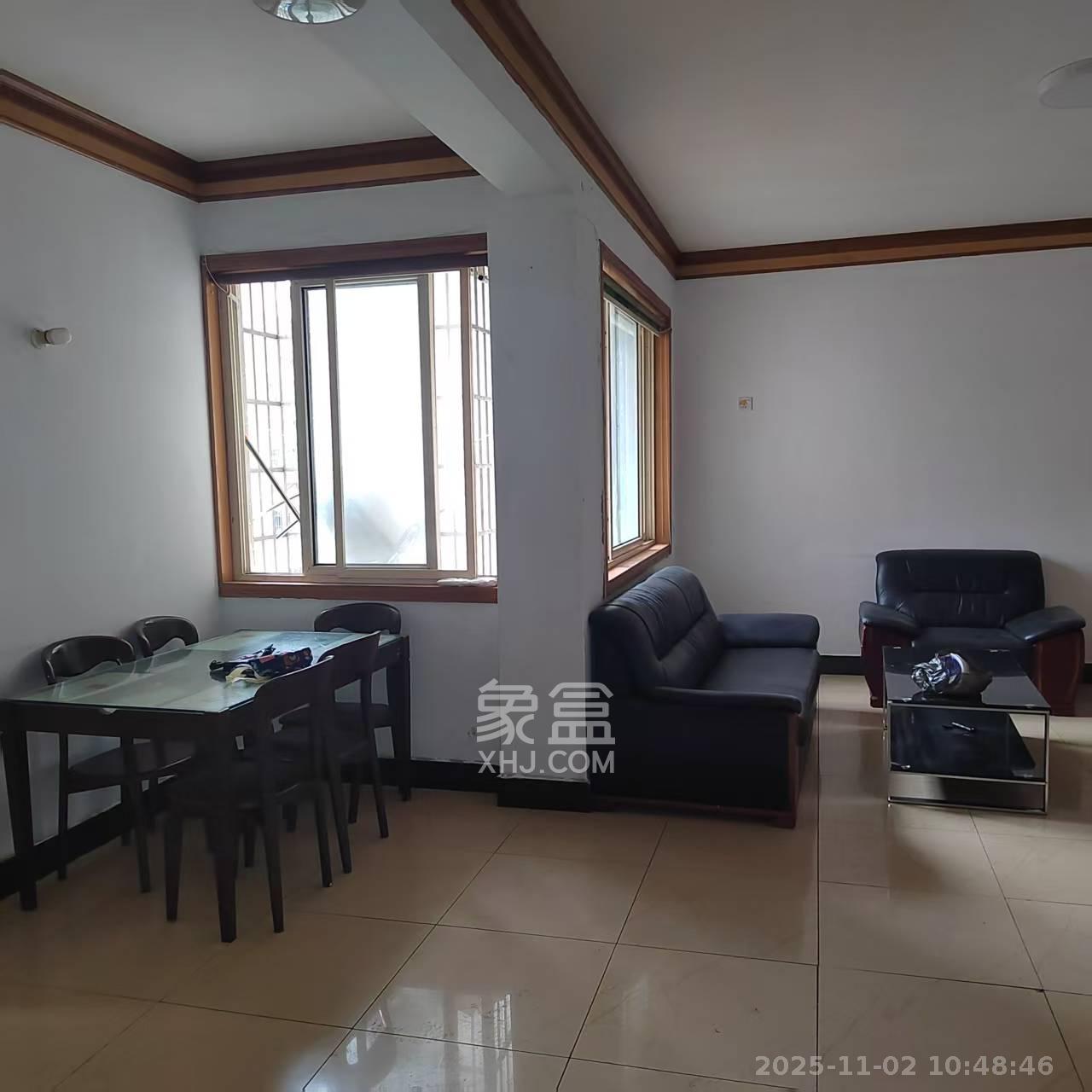 新桥小区  3室2厅1卫    1600.0元/月室内图