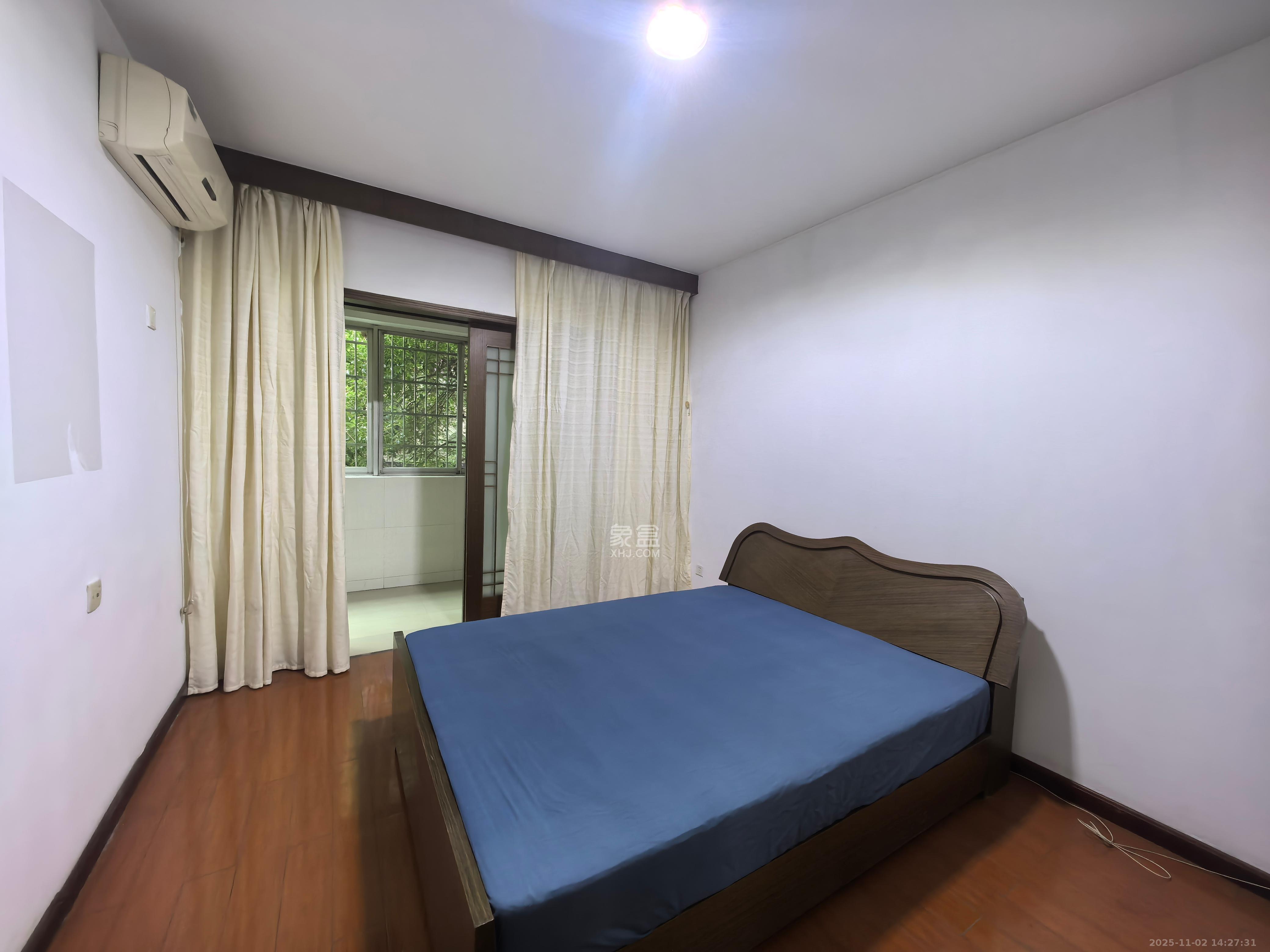 中南汽车世界 3室2厅1卫 1400.0元/月 中南汽车世界 3室2厅1卫 1400.0元/月室内图