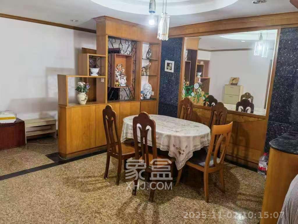 文艺公寓  4室2厅2卫    3200.0元/月室内图