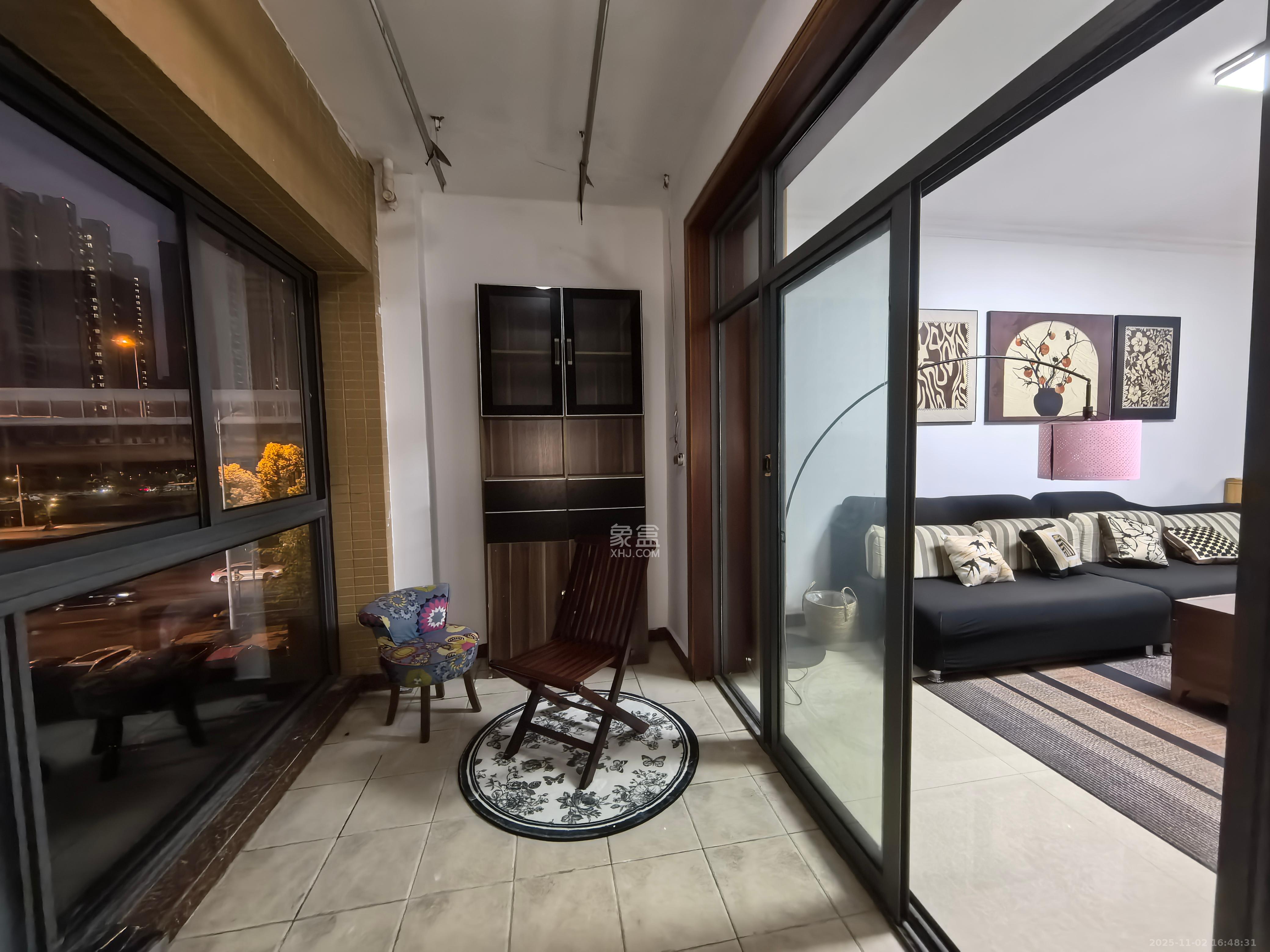 中城丽景香山园 2室2厅1卫 2500.0元/月 中城丽景香山园 2室2厅1卫 2500.0元/月室内图