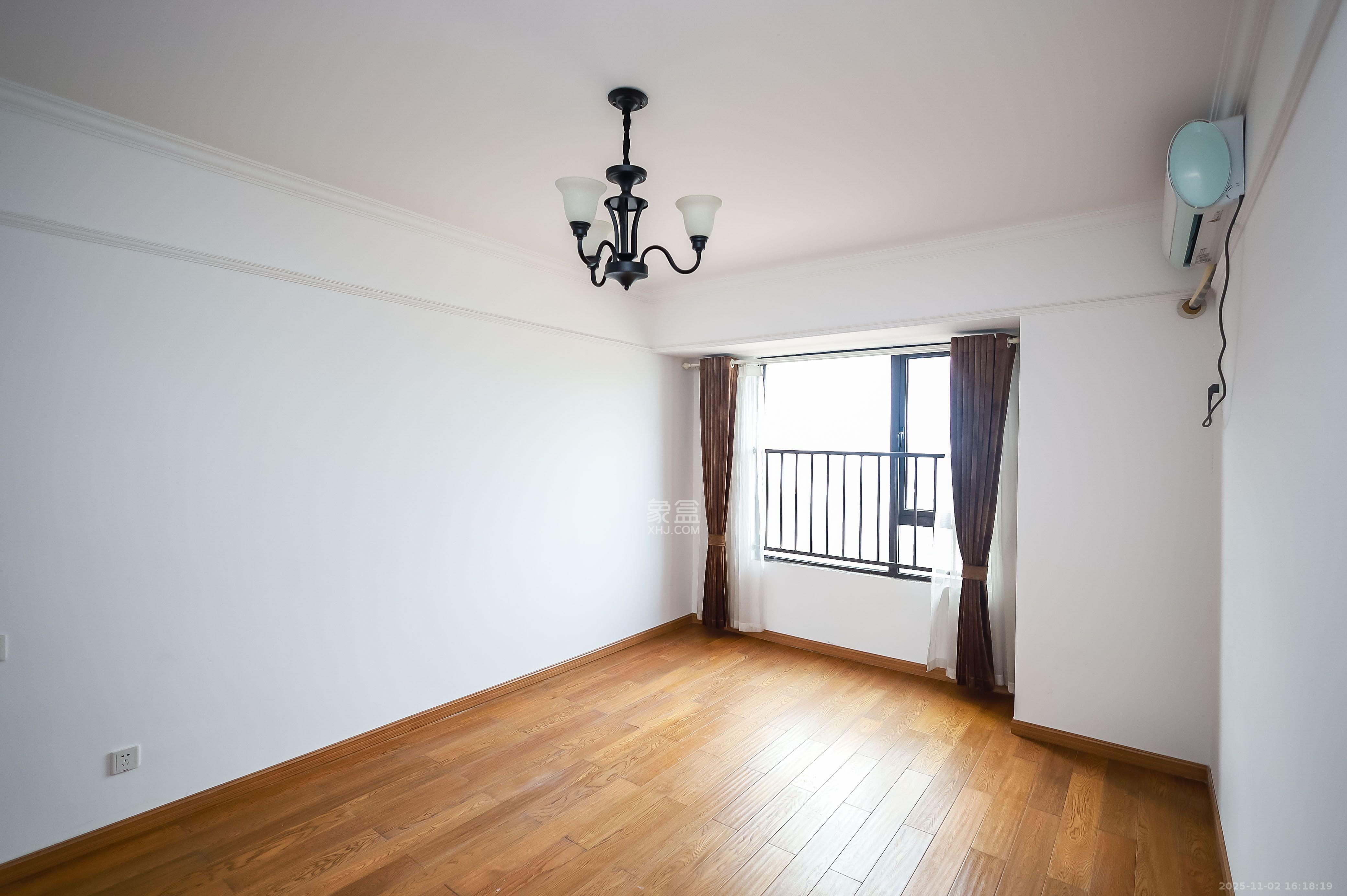 奥克斯缔壹城 4室2厅2卫 2800.0元/月 奥克斯缔壹城 4室2厅2卫 2800.0元/月室内图