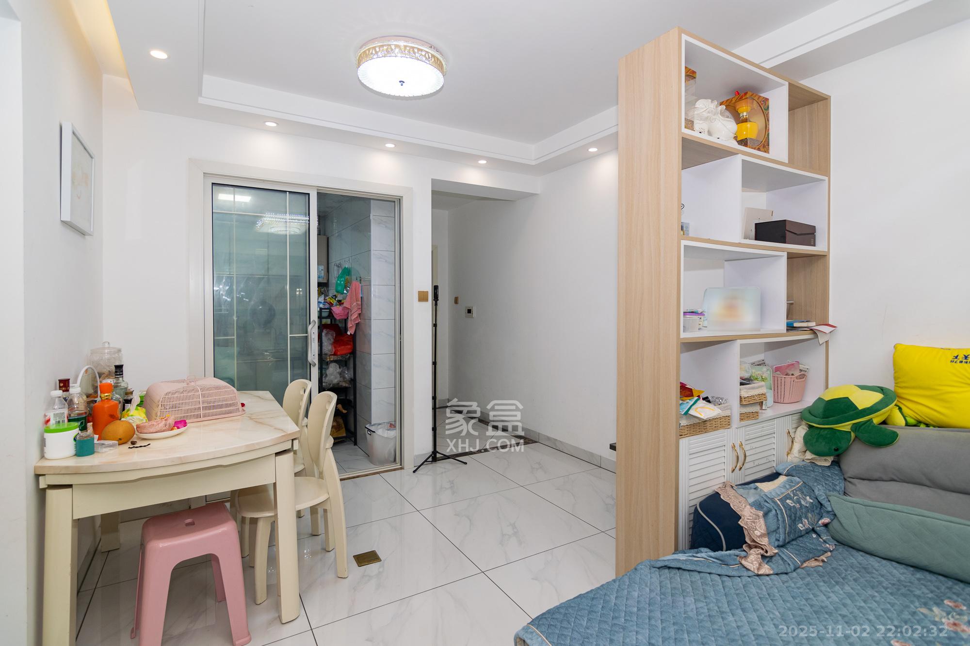 新城国际花都 3室2厅1卫 66.8万 新城国际花都 3室2厅1卫 66.8万客厅