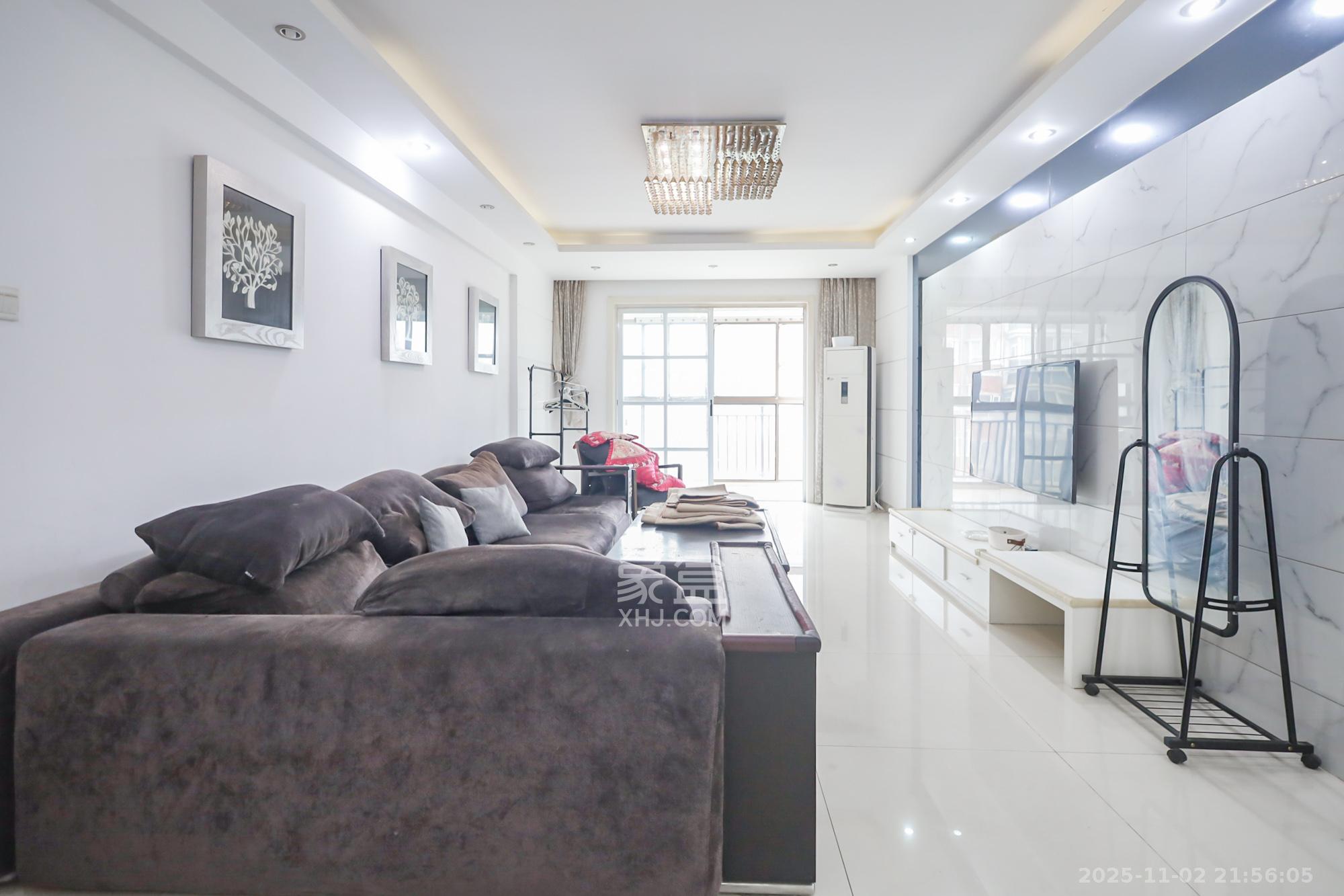 风华四季园 3室2厅2卫 102.0万 风华四季园 3室2厅2卫 102.0万客厅