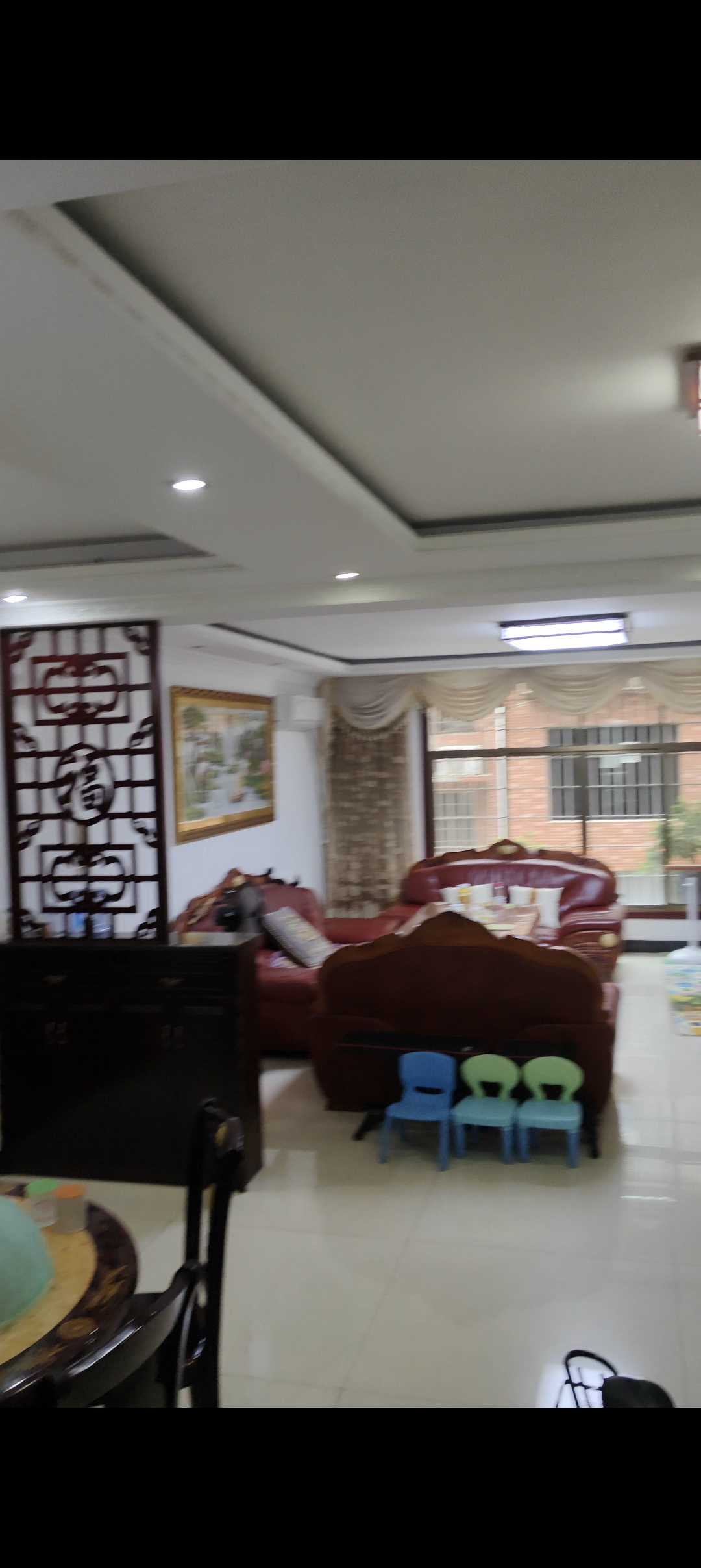 御园小区 4室2厅2卫 57.8万 御园小区 4室2厅2卫 57.8万客厅