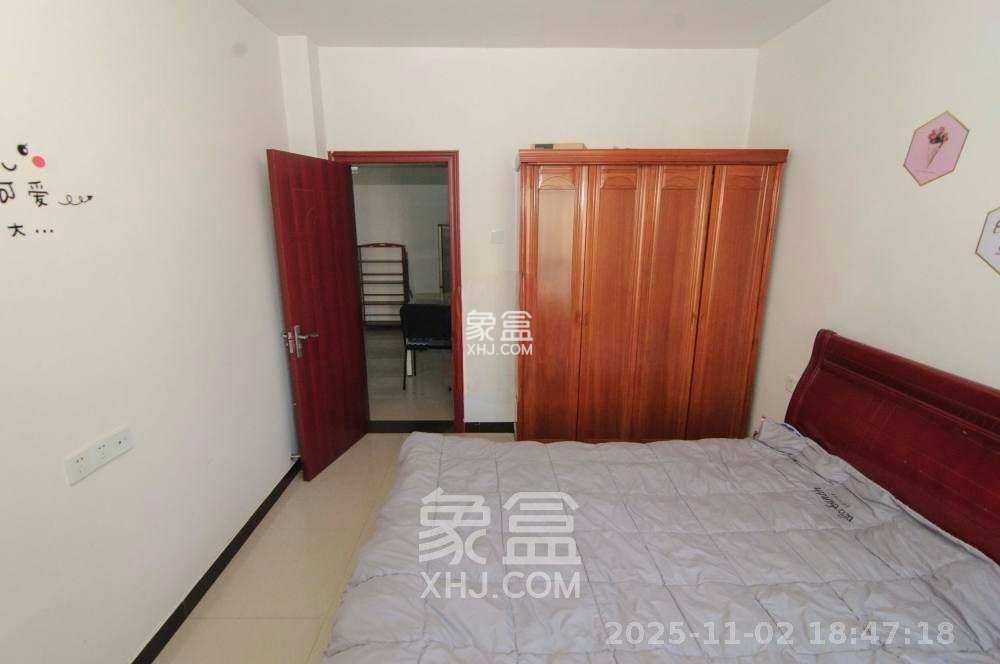 钱隆首府(福晟御园) 1室2厅1卫 2300.0元/月 钱隆首府(福晟御园) 1室2厅1卫 2300.0元/月室内图