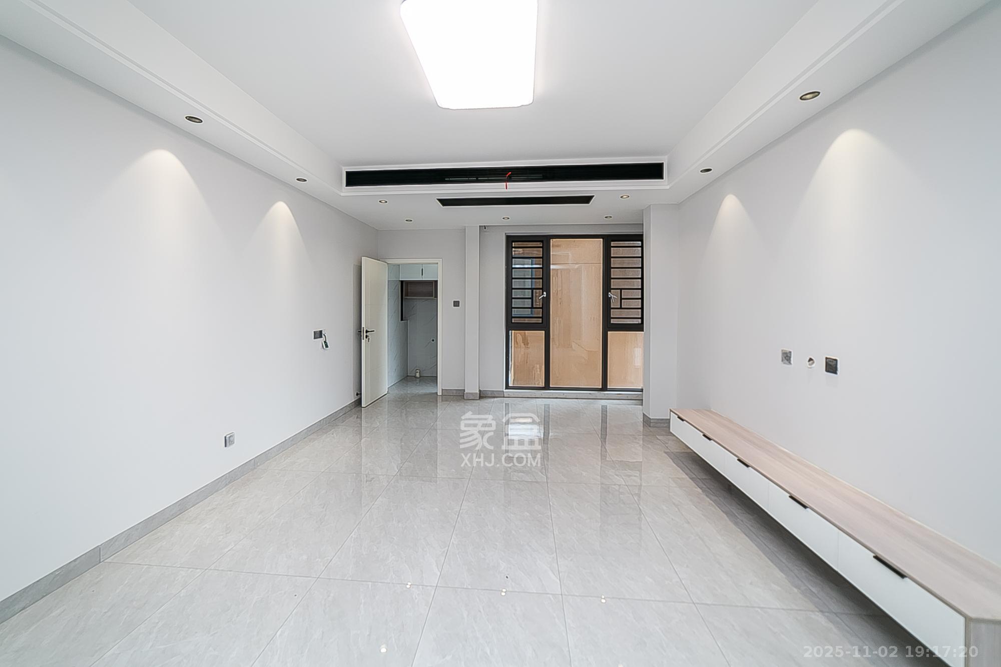 江南华府 3室2厅2卫 88.8万 江南华府 3室2厅2卫 88.8万客厅