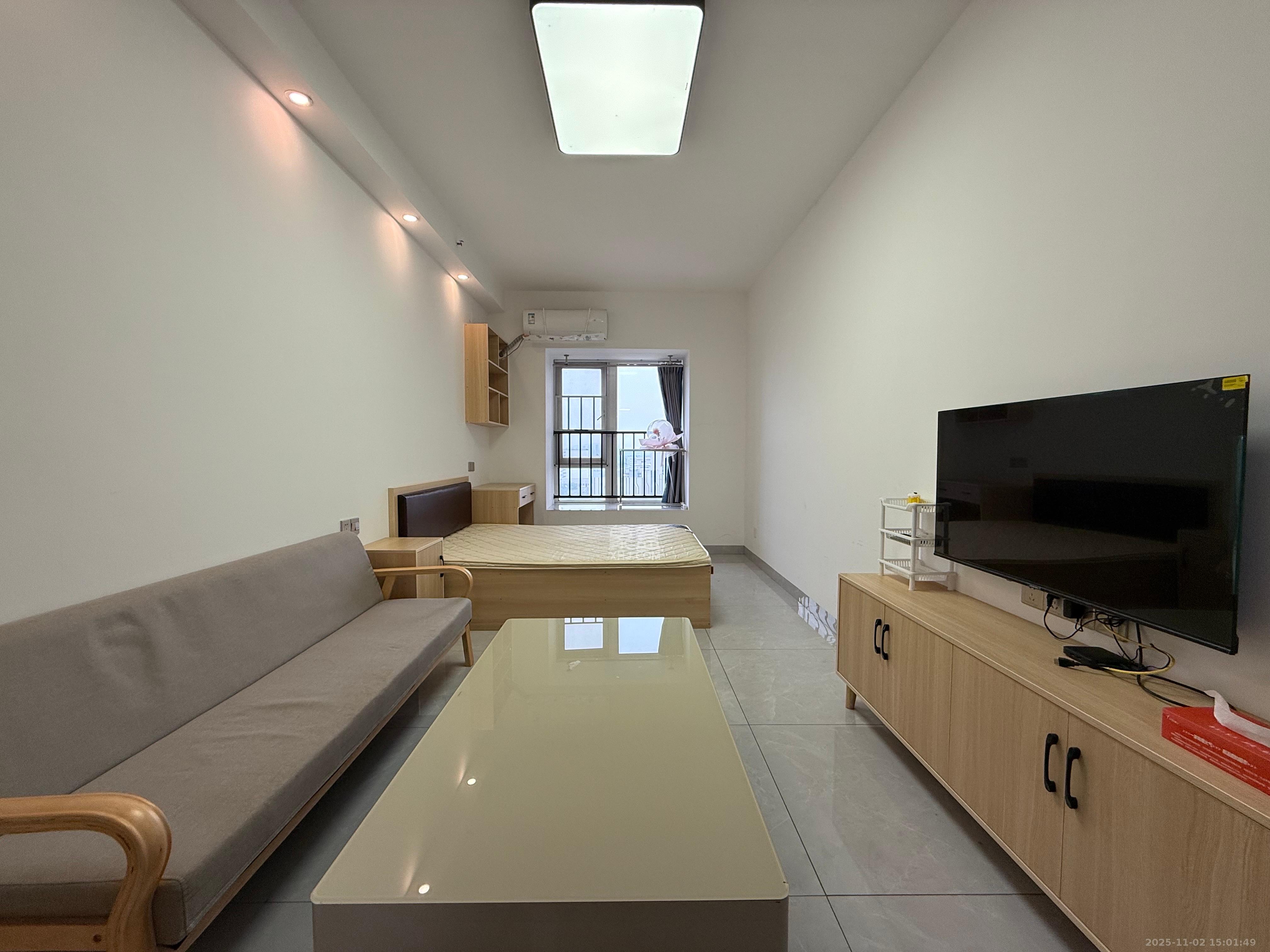 保利香槟国际  1室1厅1卫    1300.0元/月