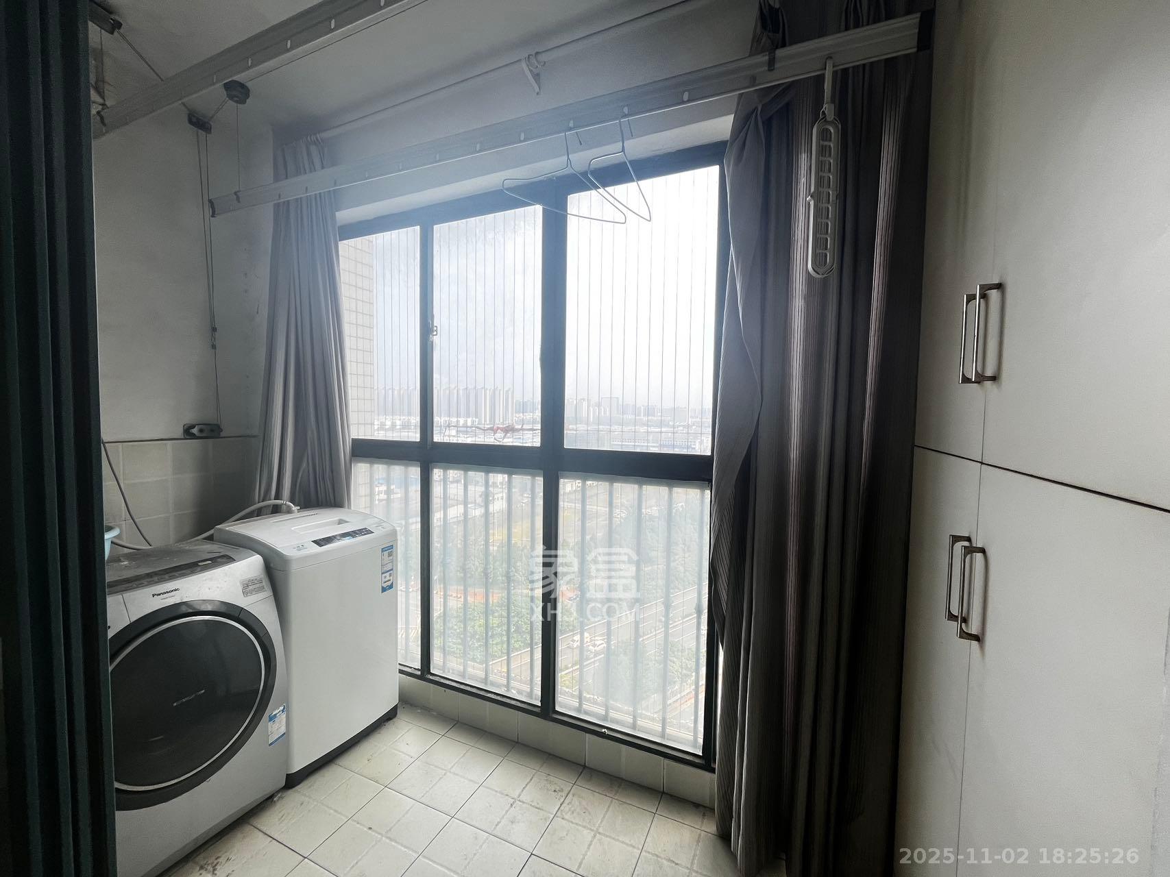 蝴蝶谷  3室2厅1卫    1700.0元/月