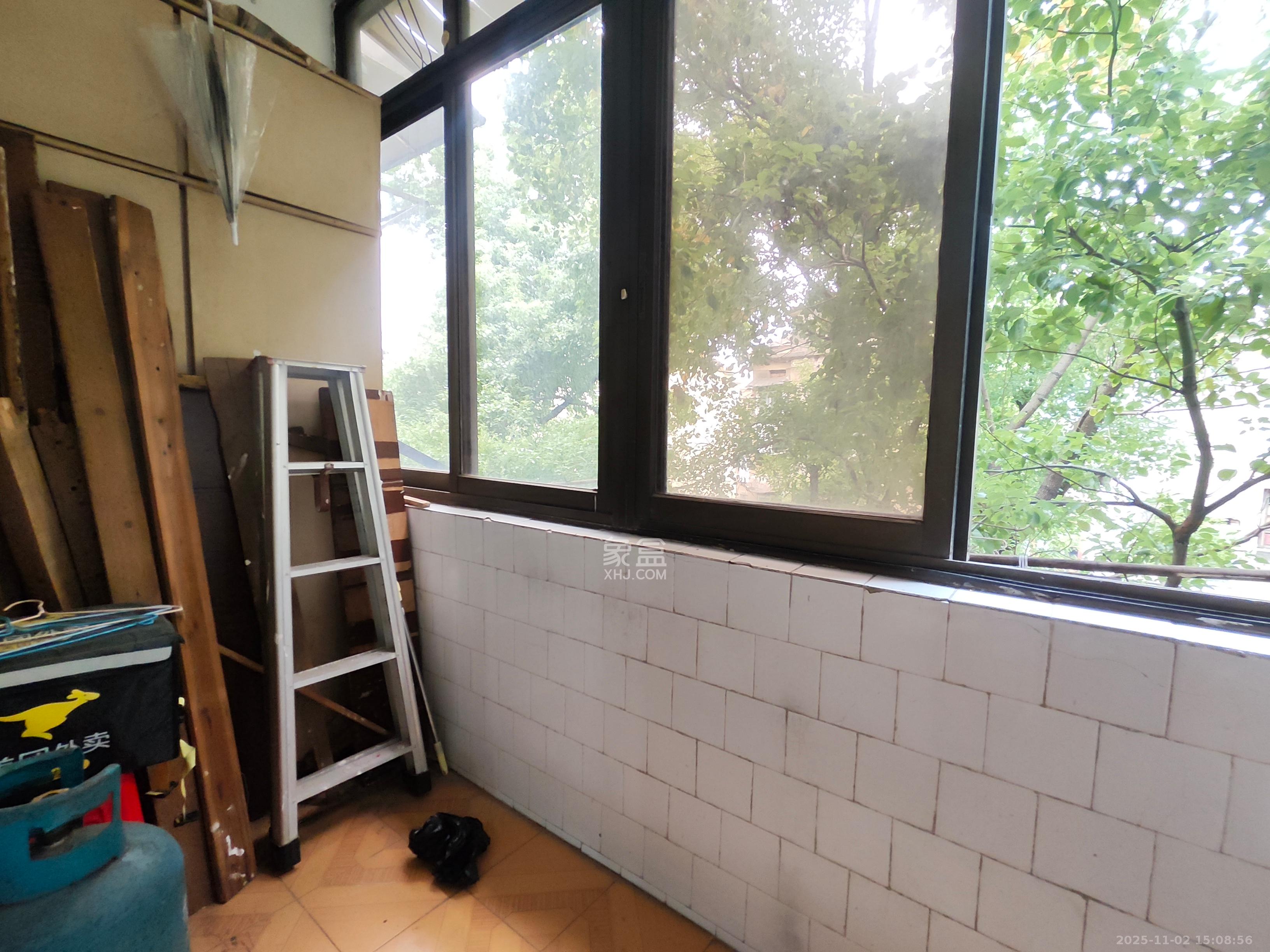 湖橡宿舍/湖橡小区  1室1厅1卫    800.0元/月 湖橡宿舍/湖橡小区  1室1厅1卫    800.0元/月室内图