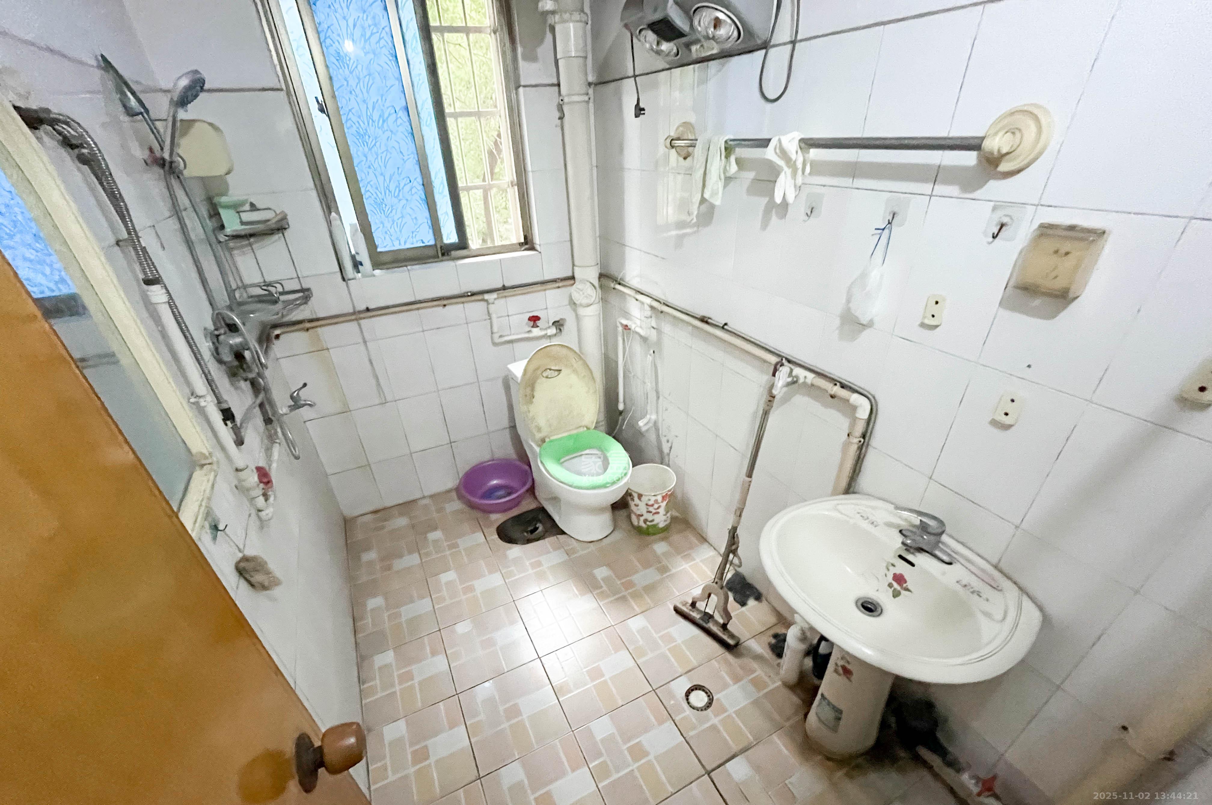 阳明山庄 2室2厅1卫 58.0万 阳明山庄 2室2厅1卫 58.0万卫生间