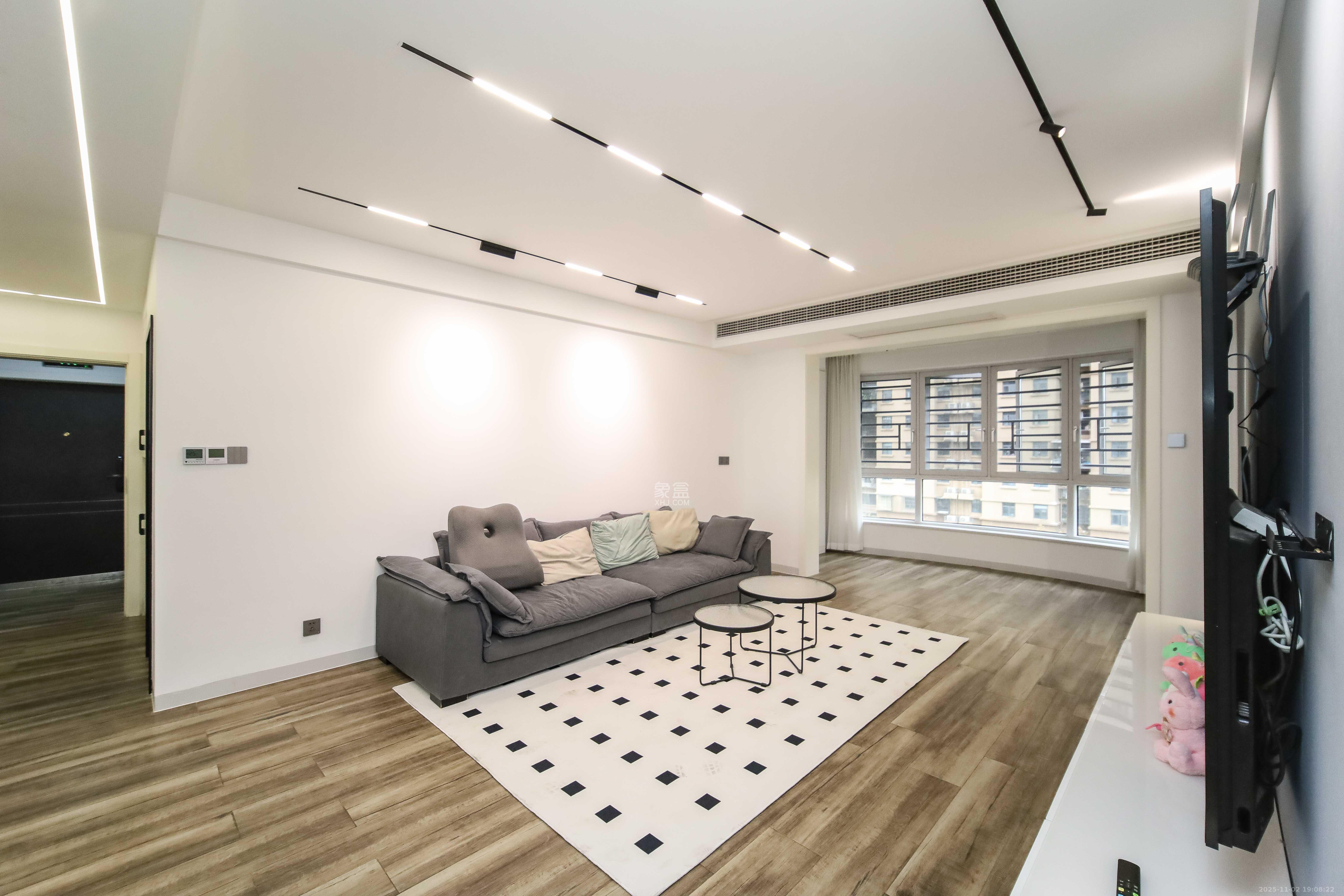 嘉雨兴园  3室2厅2卫    115.0万客厅