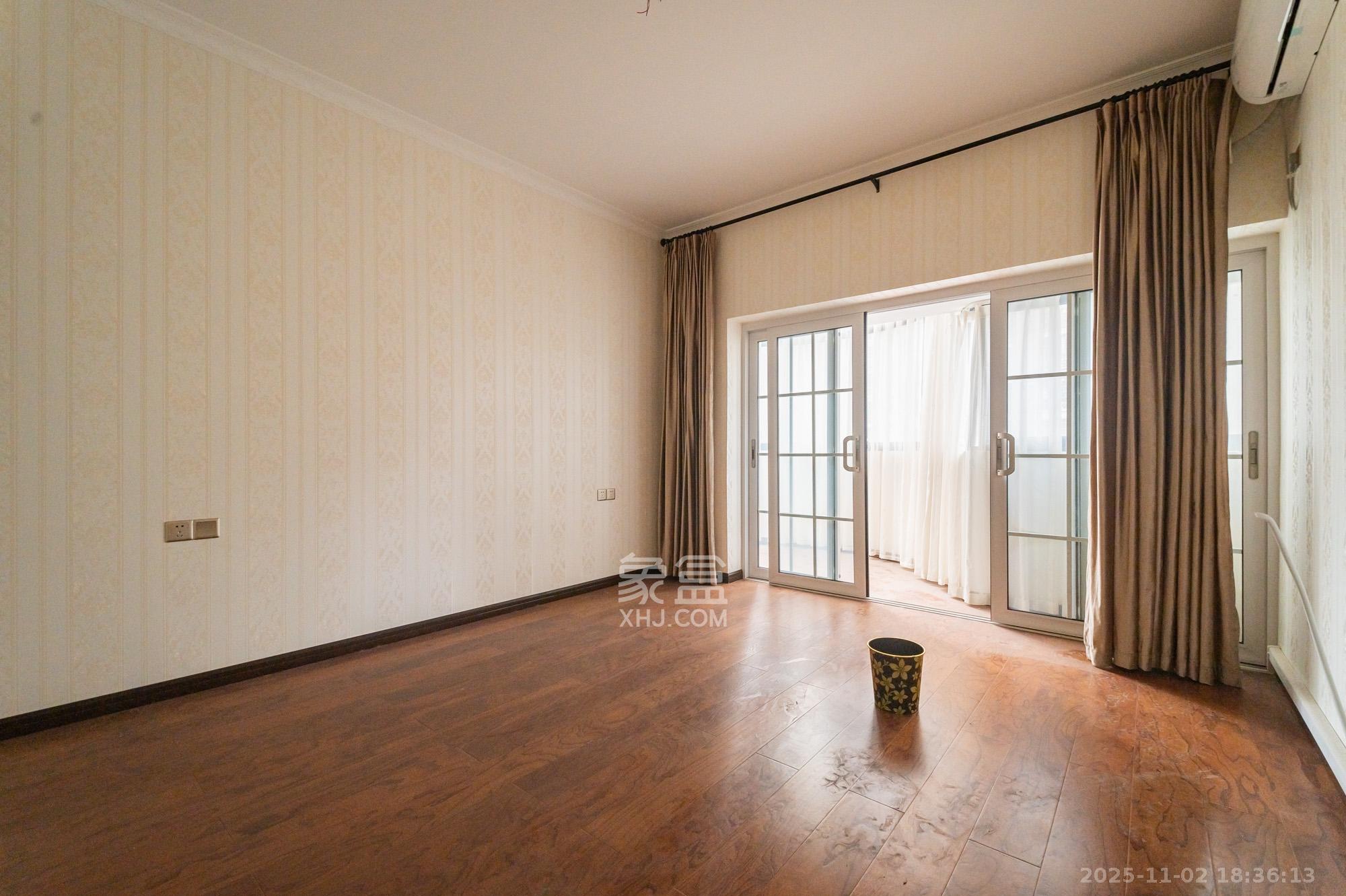 幸福里润城(幸福里二期) 4室2厅2卫 82.8万 幸福里润城(幸福里二期) 4室2厅2卫 82.8万卧室