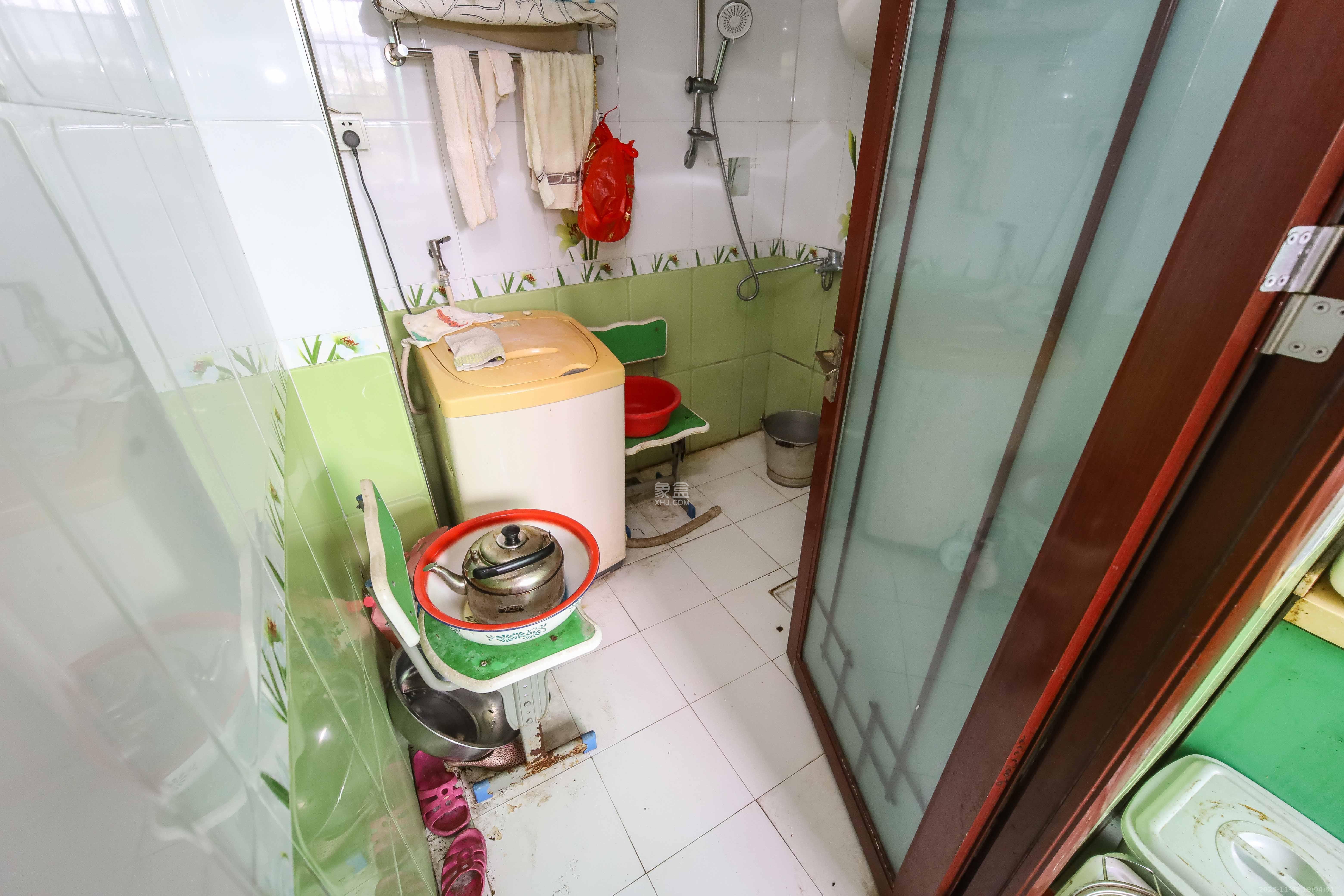 马王堆陶瓷建材新城  2室2厅1卫    43.6万卫生间