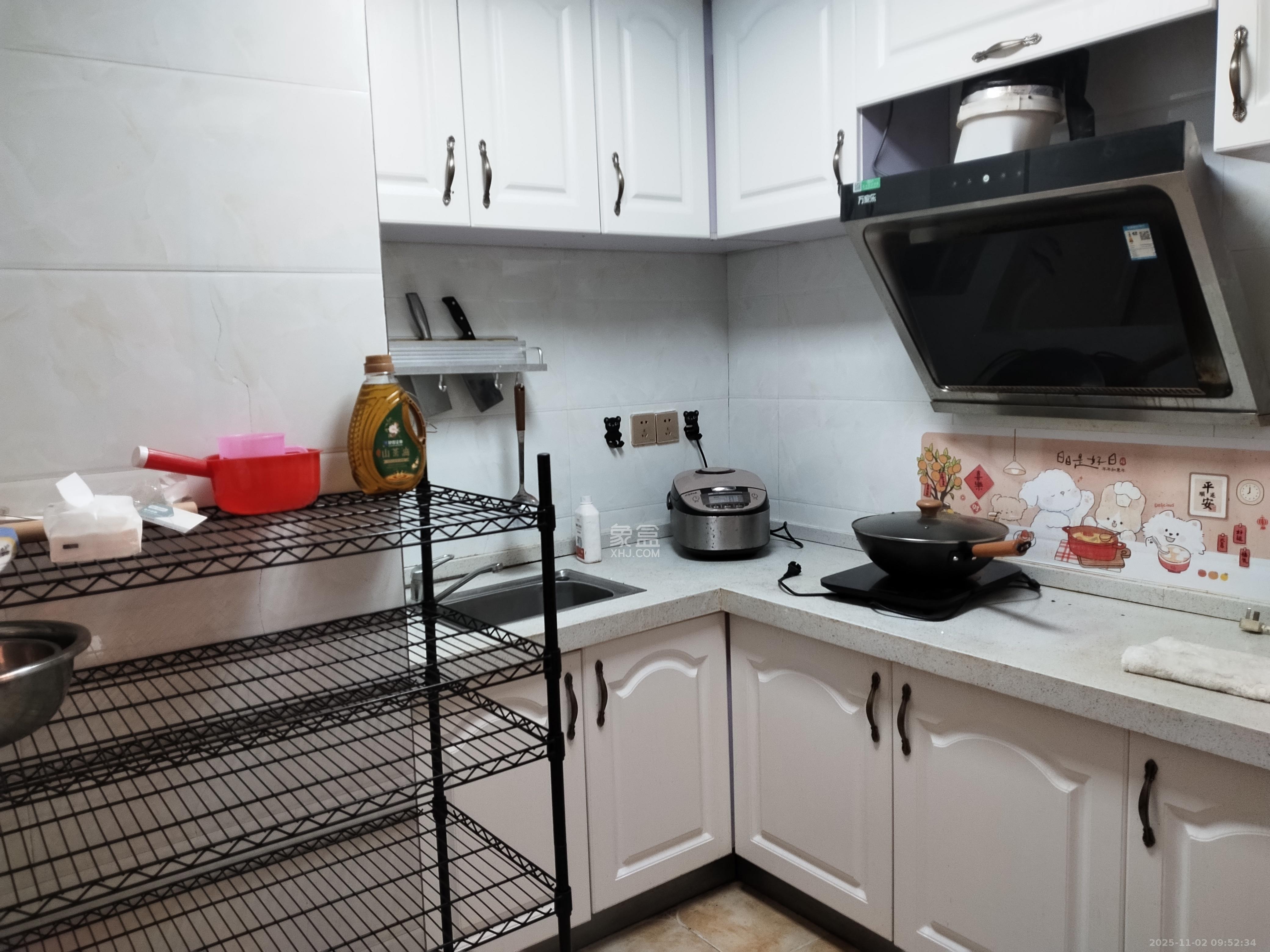 鸿飞大厦 3室2厅1卫 2100.0元/月 鸿飞大厦 3室2厅1卫 2100.0元/月室内图