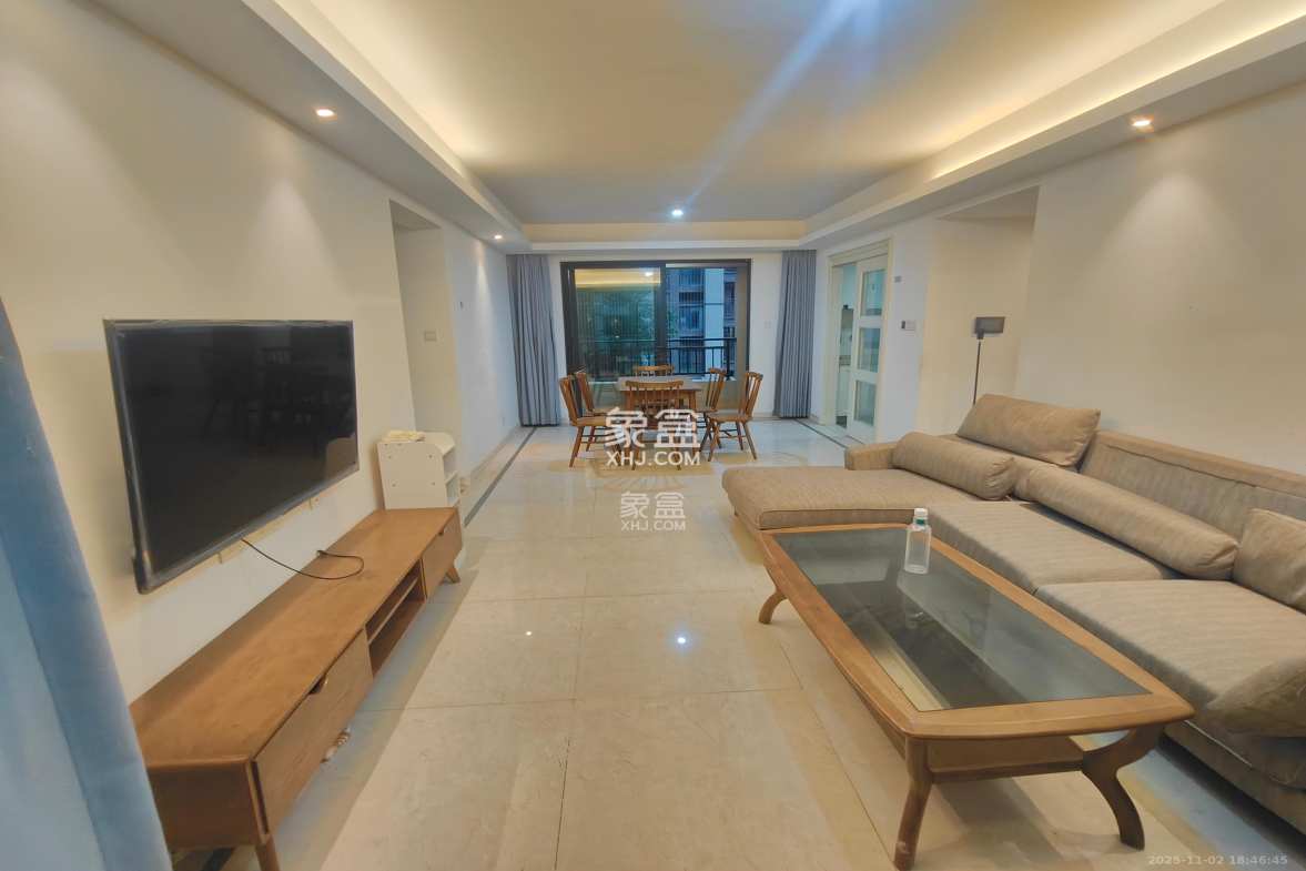 万科魅力之城锋镜里 4室2厅2卫 3500.0元/月 万科魅力之城锋镜里 4室2厅2卫 3500.0元/月室内图