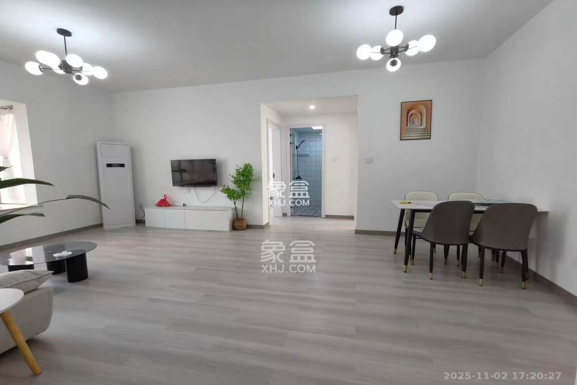 钱隆首府(福晟御园) 3室2厅2卫 4000.0元/月 钱隆首府(福晟御园) 3室2厅2卫 4000.0元/月室内图