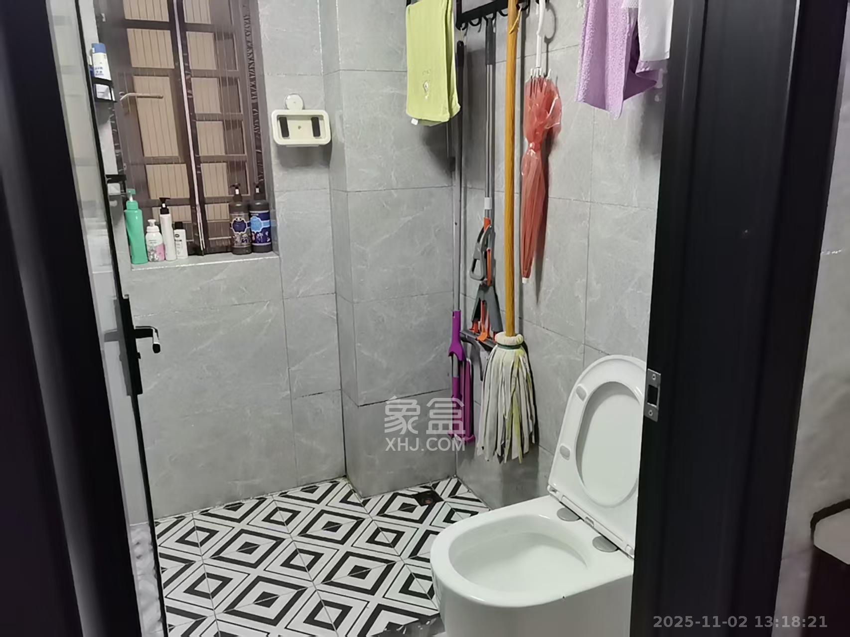 钱隆世家  3室2厅1卫    2600.0元/月室内图