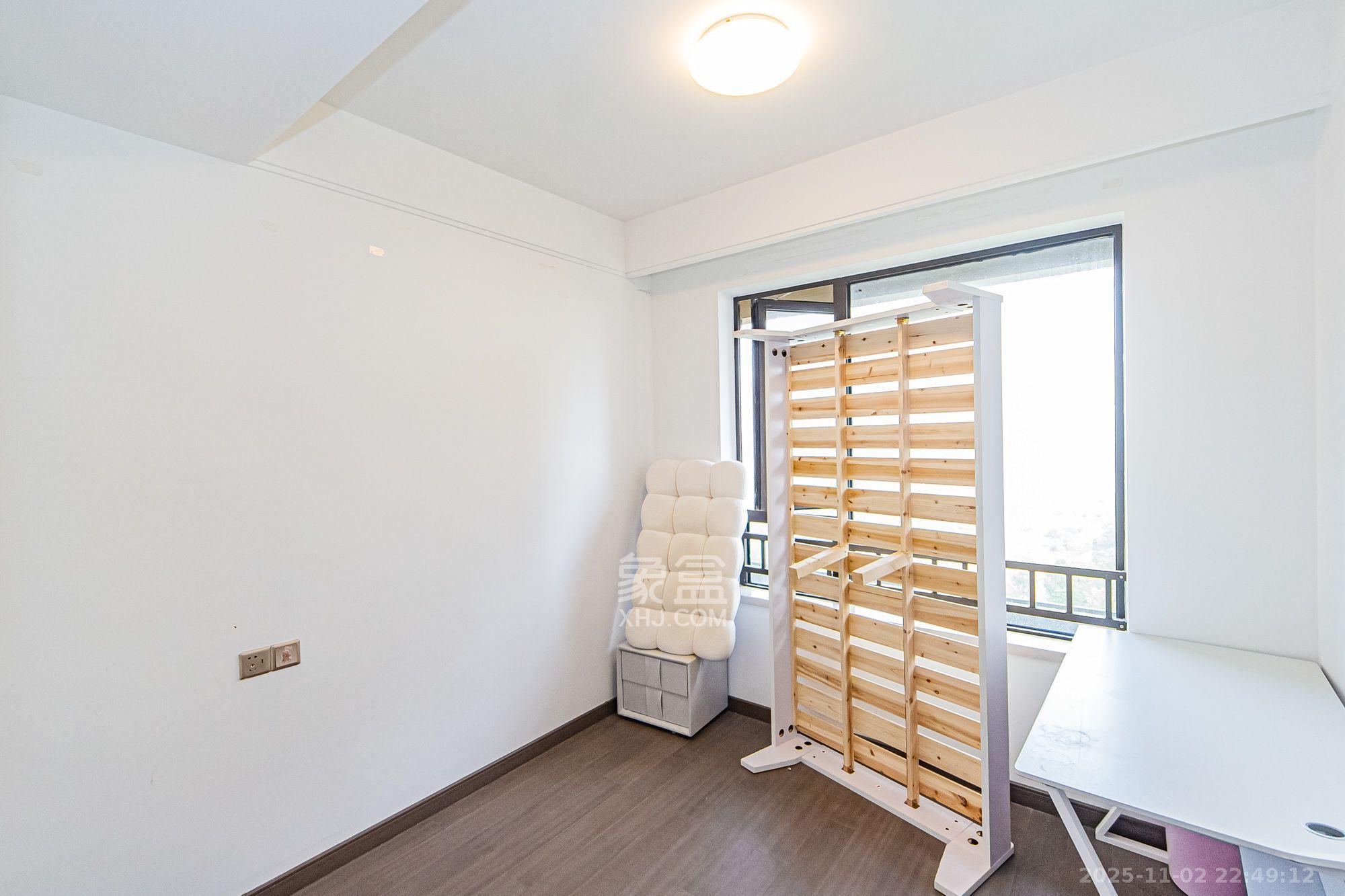 龙湖春江天玺 4室2厅2卫 4500.0元/月 龙湖春江天玺 4室2厅2卫 4500.0元/月室内图