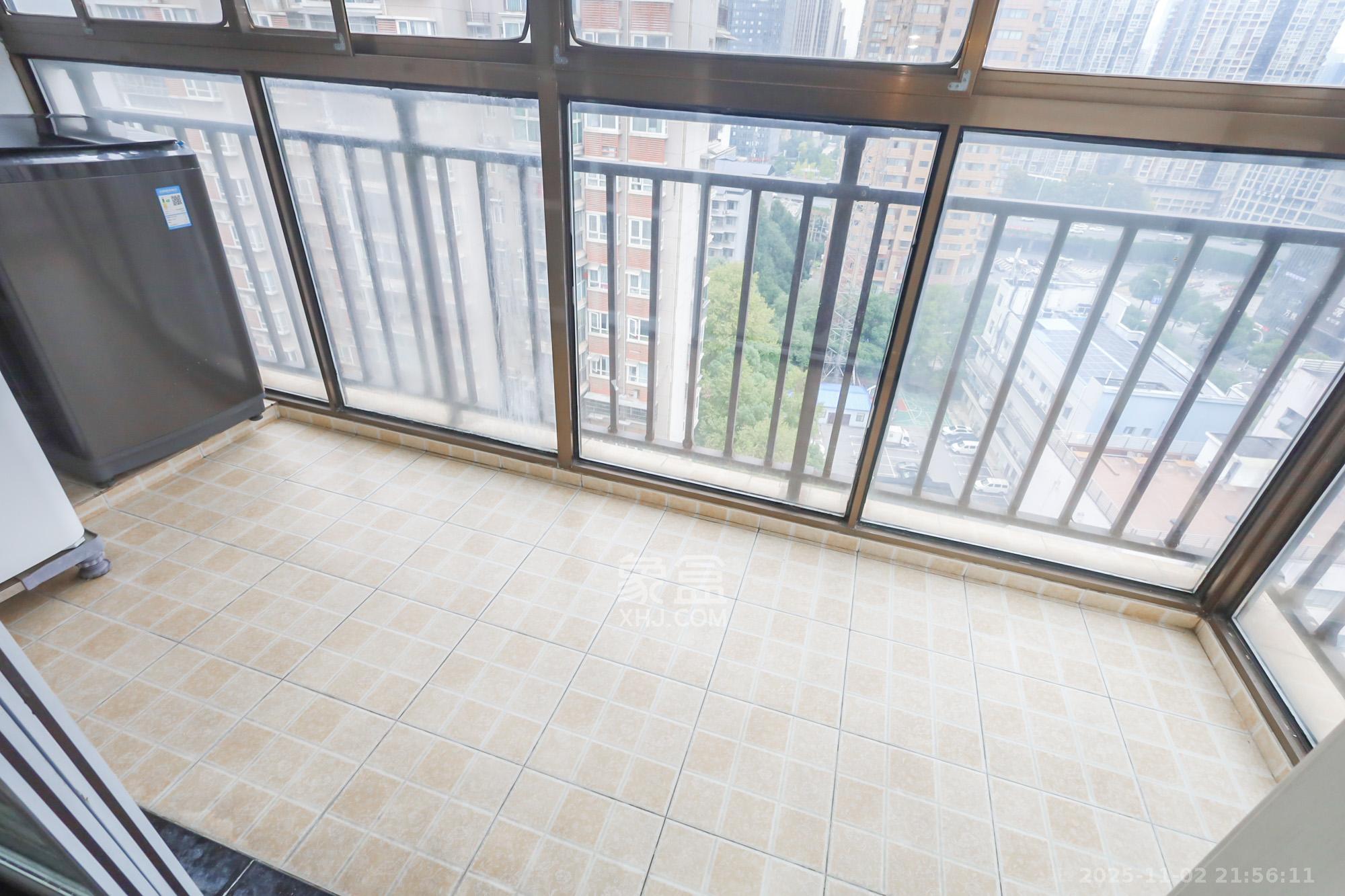 风华四季园 3室2厅2卫 102.0万 风华四季园 3室2厅2卫 102.0万阳台