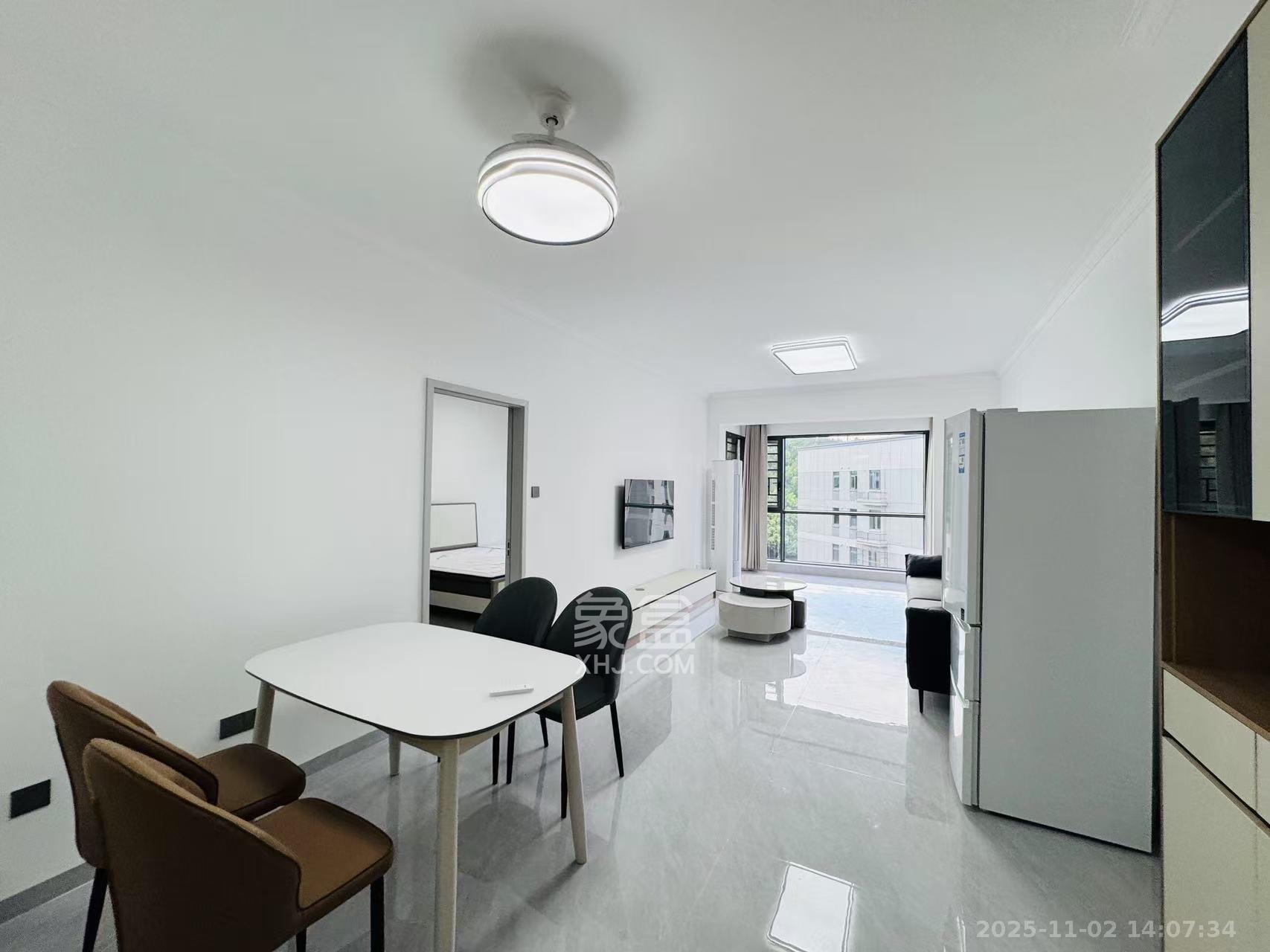 湖湘时代名邸公园壹号 3室2厅2卫 3000.0元/月 湖湘时代名邸公园壹号 3室2厅2卫 3000.0元/月室内图