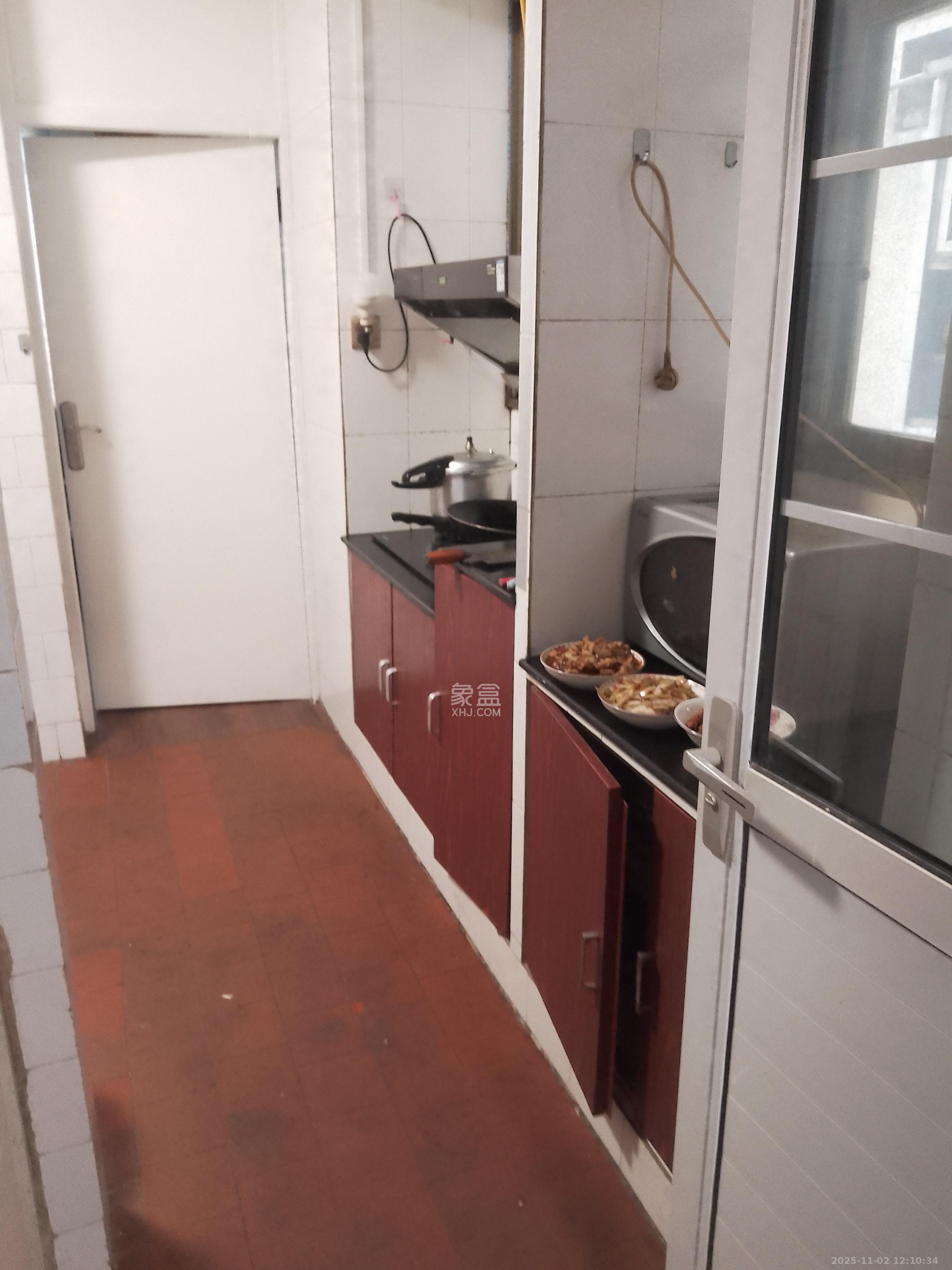 向东南社区 2室1厅1卫 1500.0元/月 向东南社区 2室1厅1卫 1500.0元/月室内图