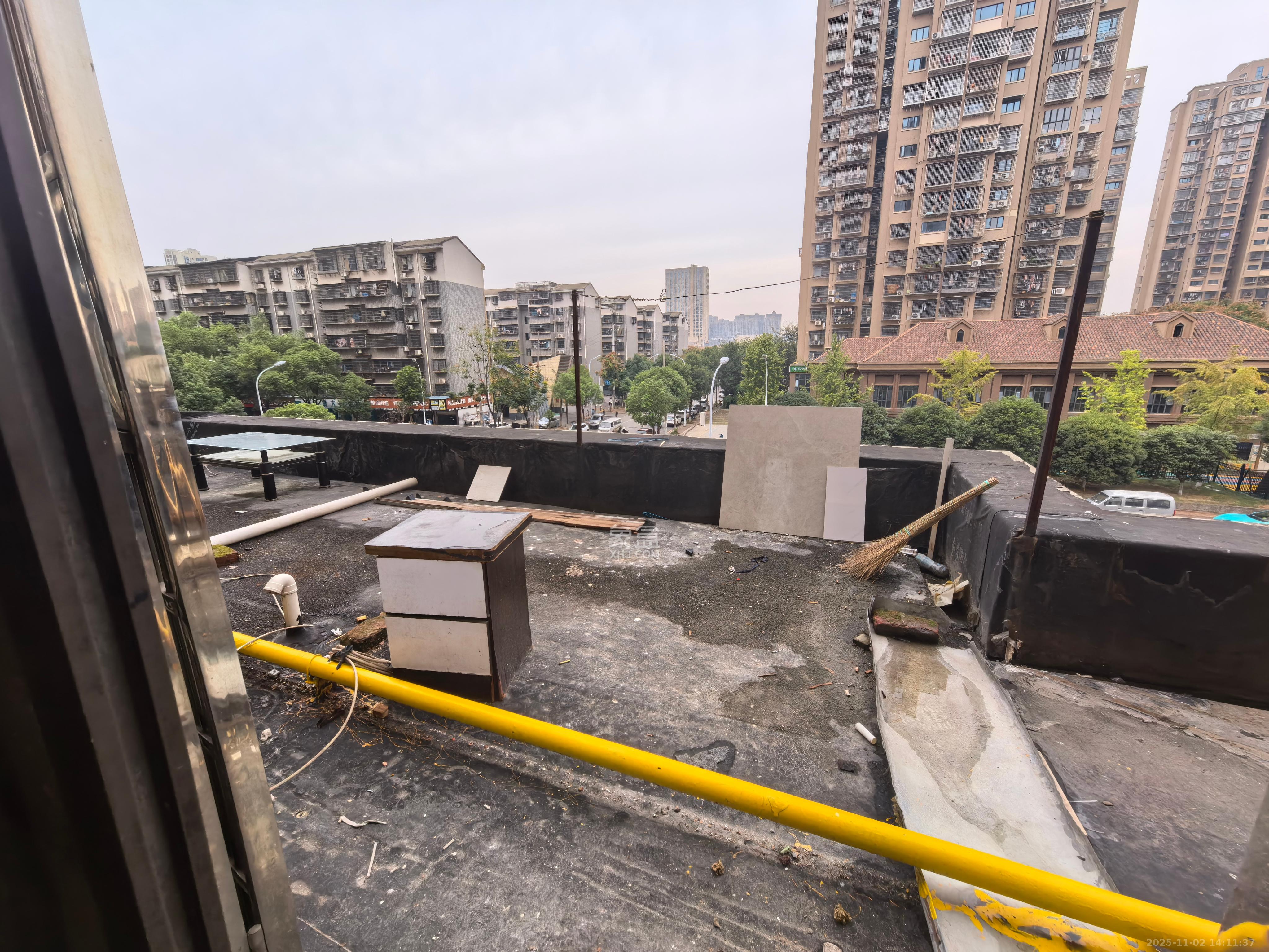 东岸梅园小区  2室1厅1卫    1400.0元/月室内图