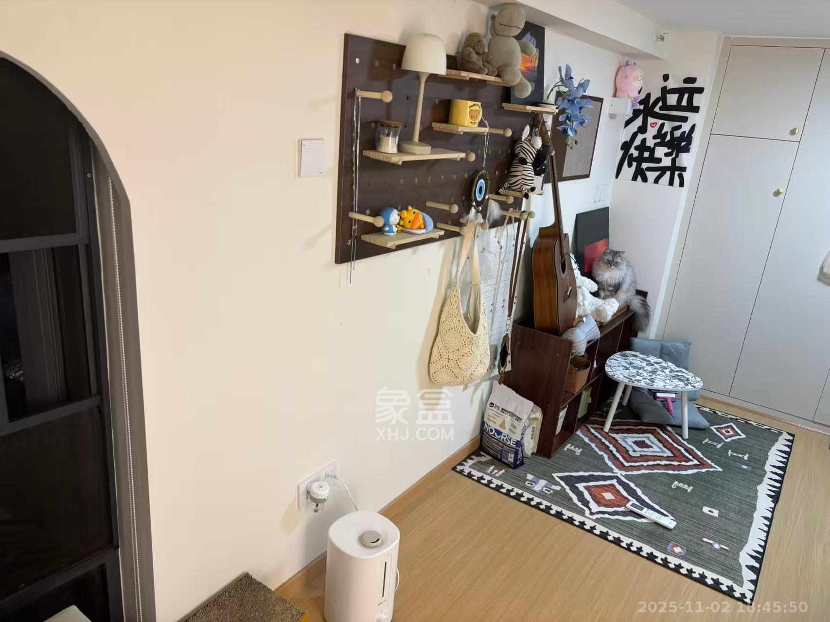 卓越中寰  2室1厅1卫    2300.0元/月室内图