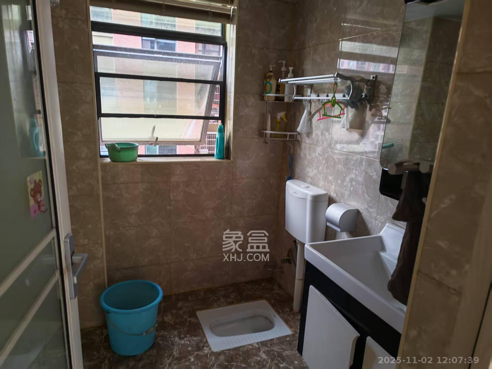 金谷豪庭 3室2厅1卫 1800.0元/月 金谷豪庭 3室2厅1卫 1800.0元/月室内图