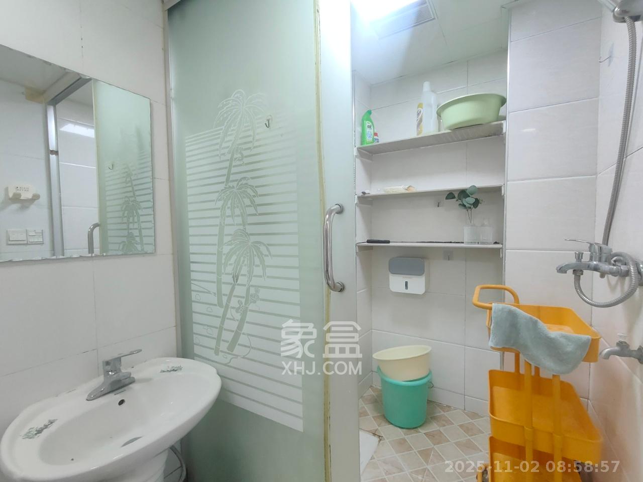 麓江春  1室1厅1卫    1600.0元/月室内图