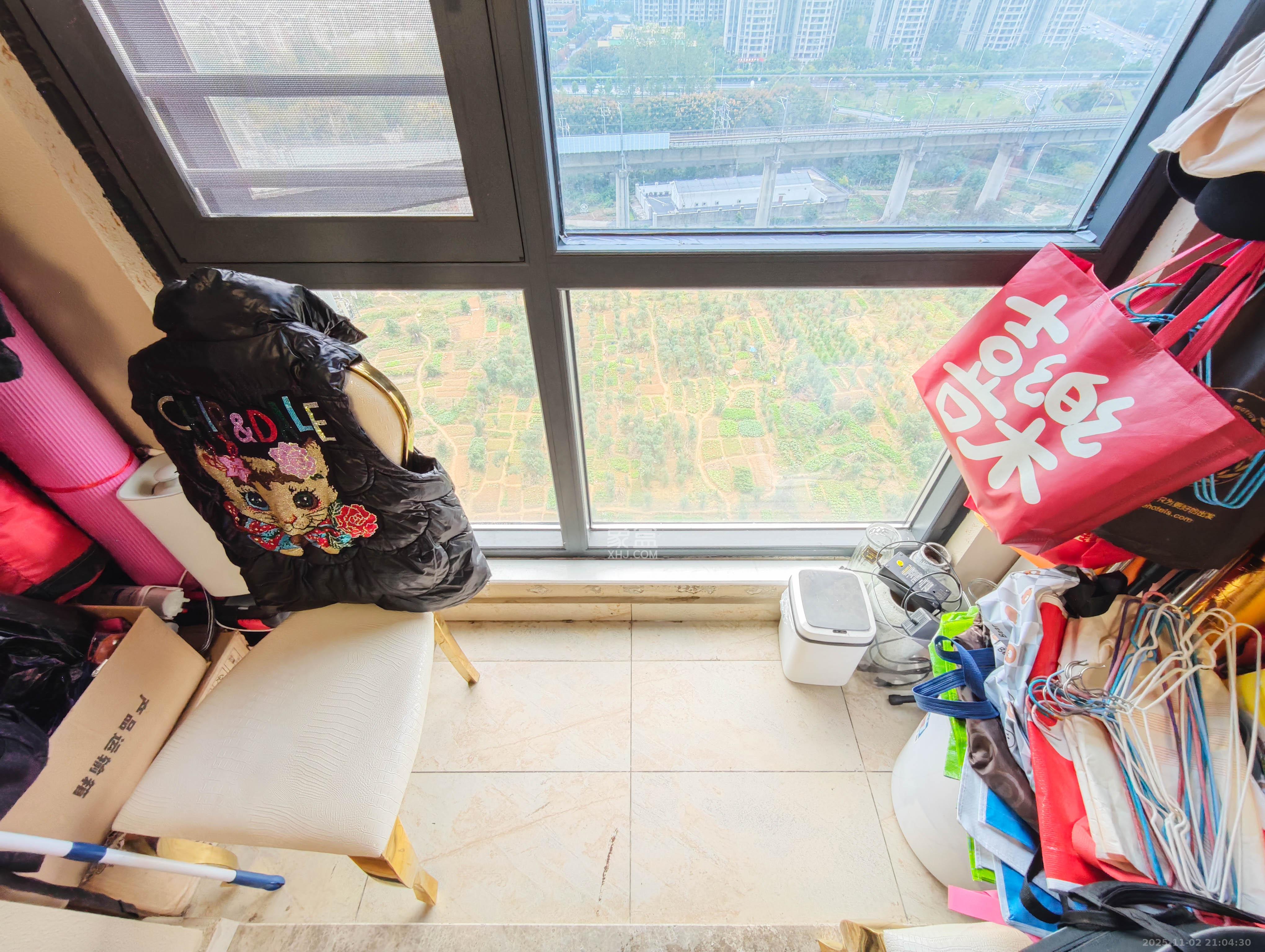 万科魅力之城天阔里 4室2厅2卫 190.0万 万科魅力之城天阔里 4室2厅2卫 190.0万阳台