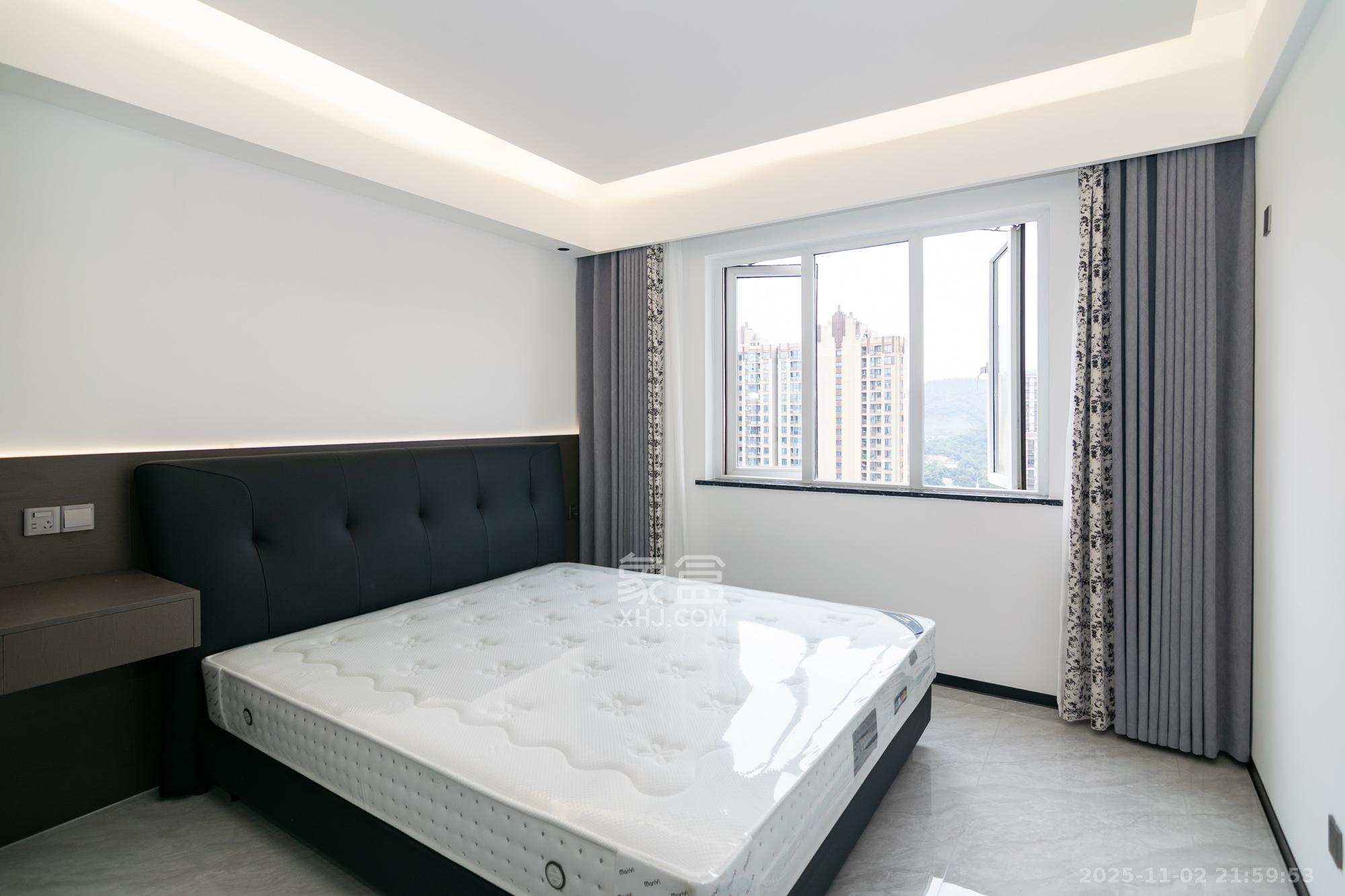 新华联梦想城  4室2厅2卫    106.8万卧室