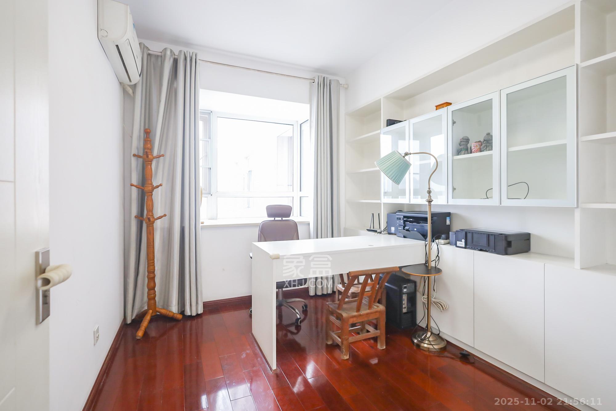 风华四季园  3室2厅2卫    102.0万卧室