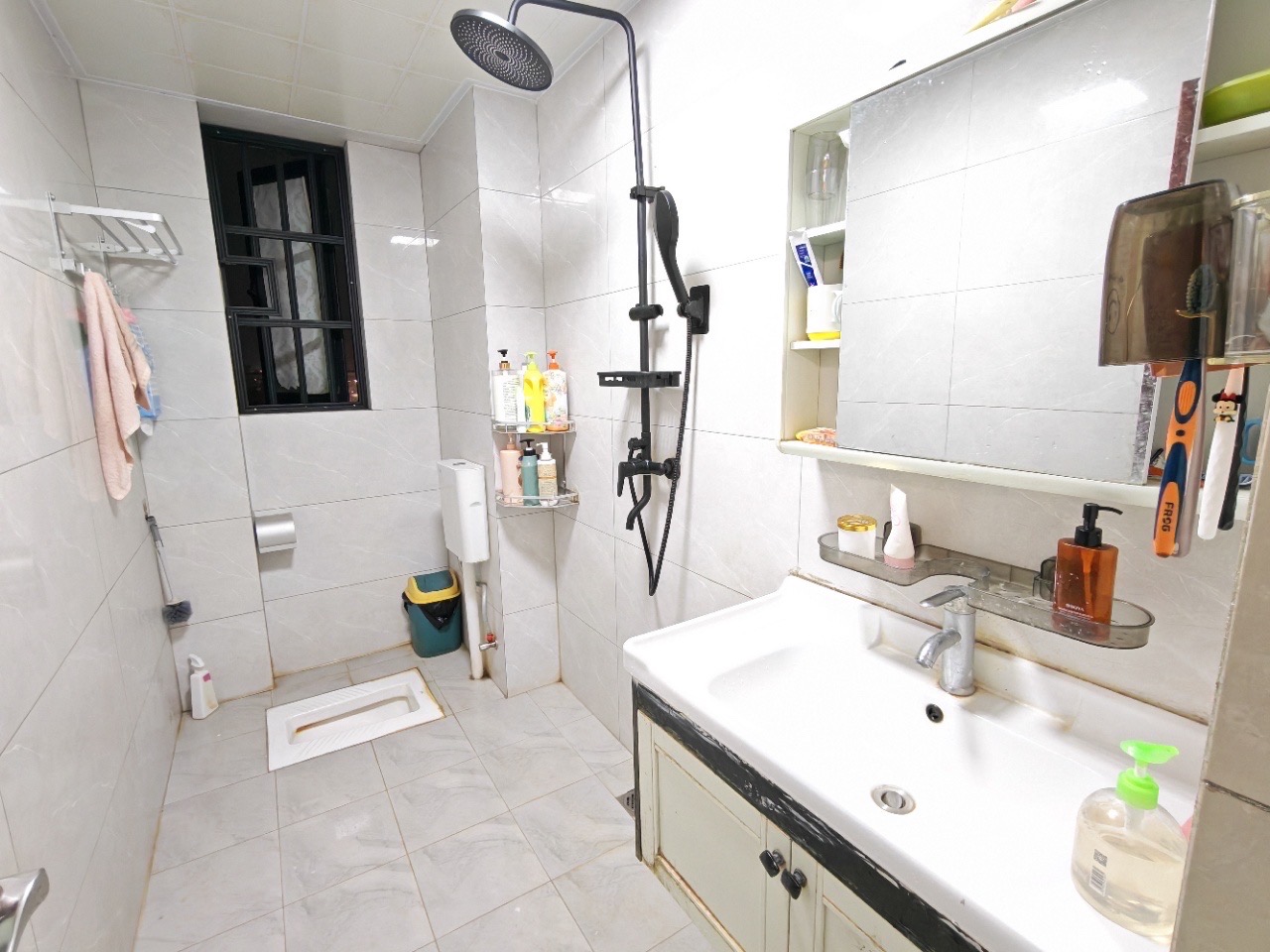 望海金豪  3室2厅1卫    146.0万 望海金豪  3室2厅1卫    146.0万客厅