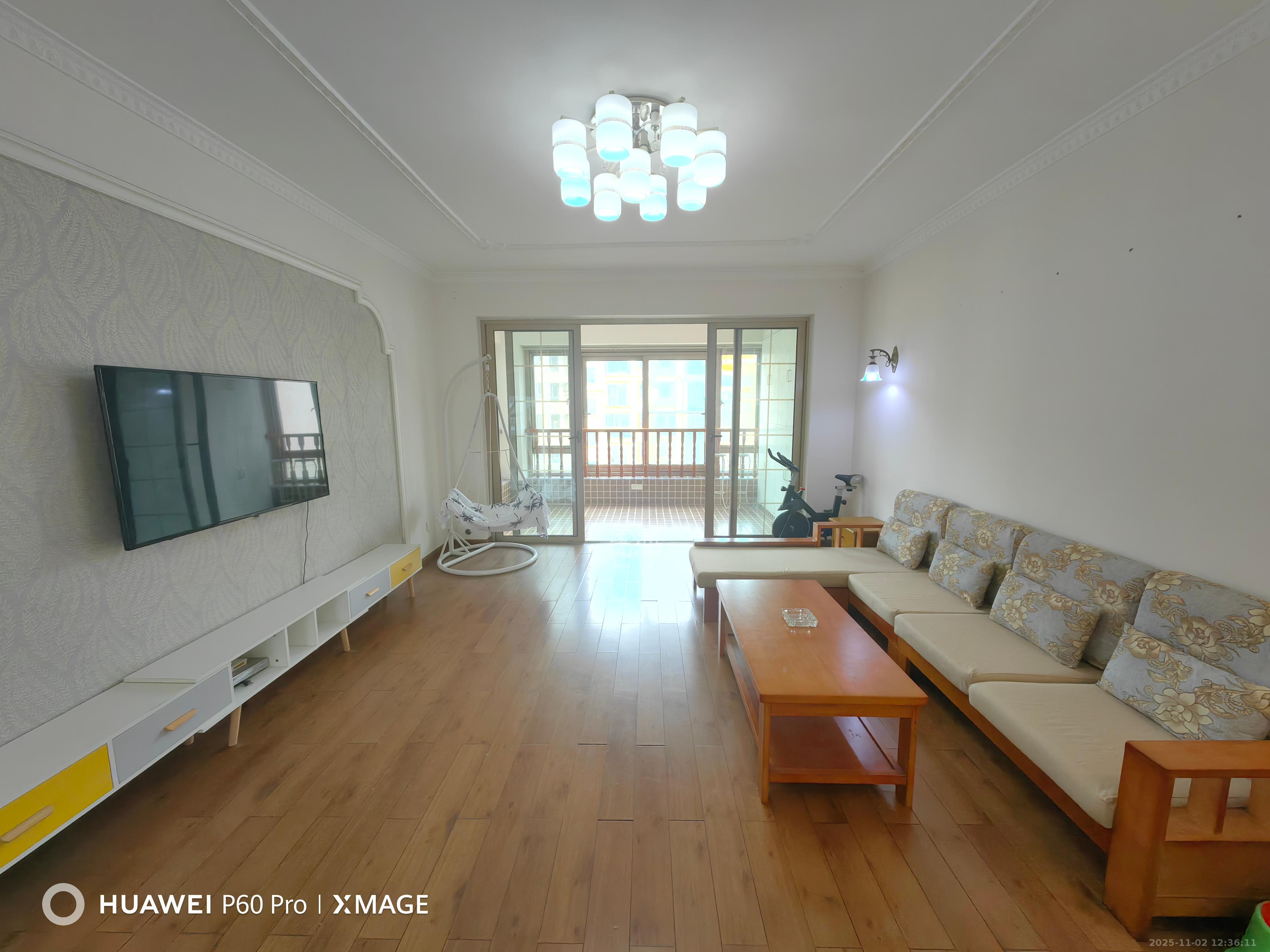 长沙玫瑰园  3室2厅2卫    2000.0元/月