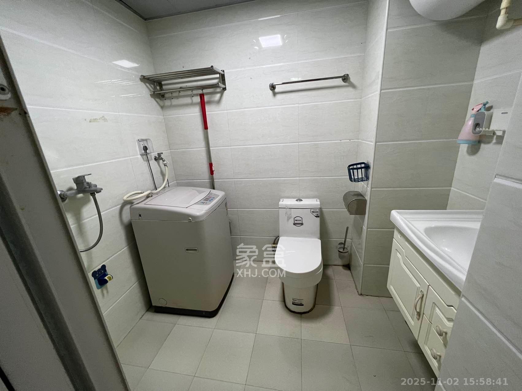 西子一间  1室1厅1卫    1650.0元/月室内图