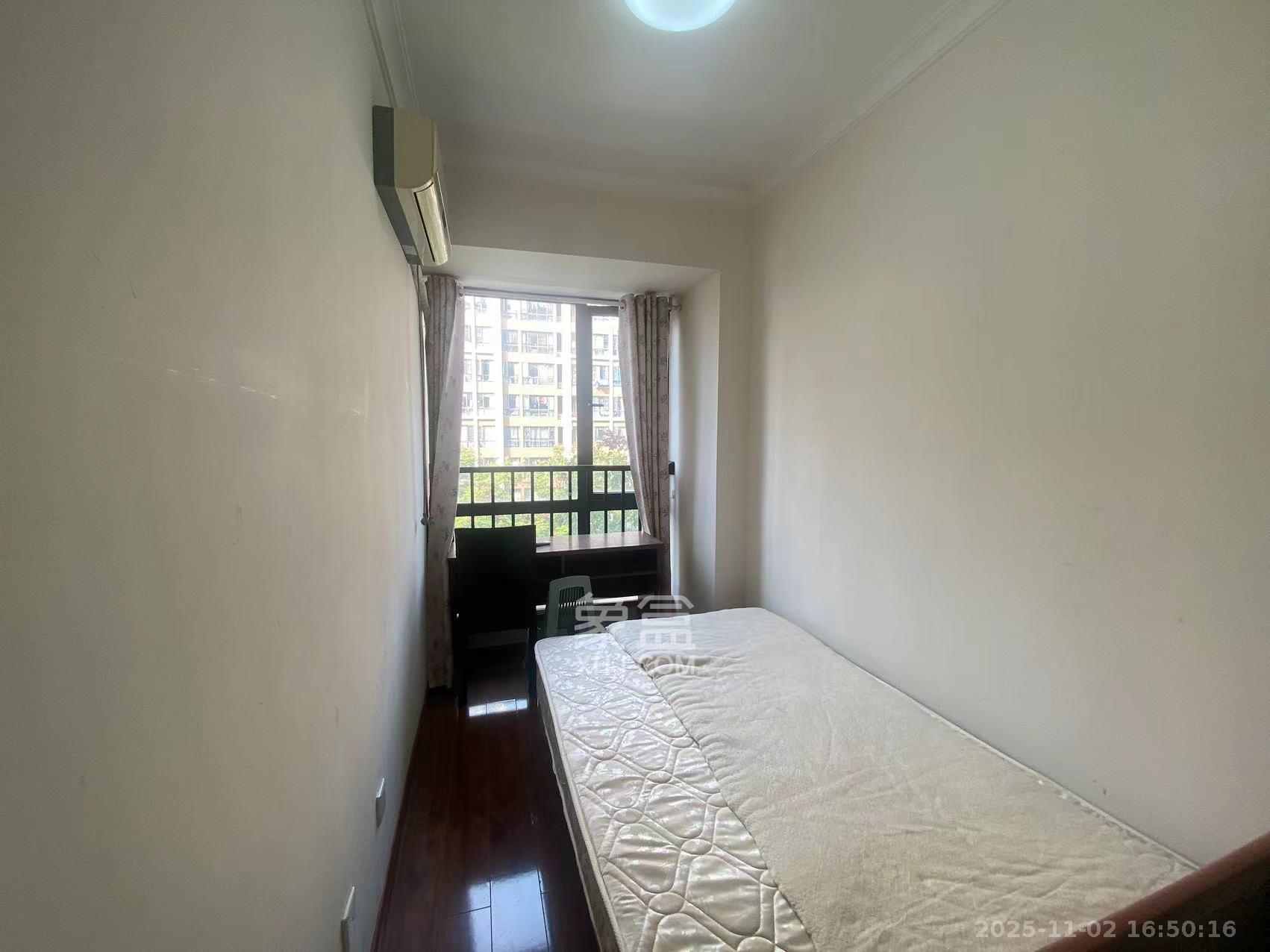 中建芙蓉工社  1室1厅1卫    1300.0元/月室内图