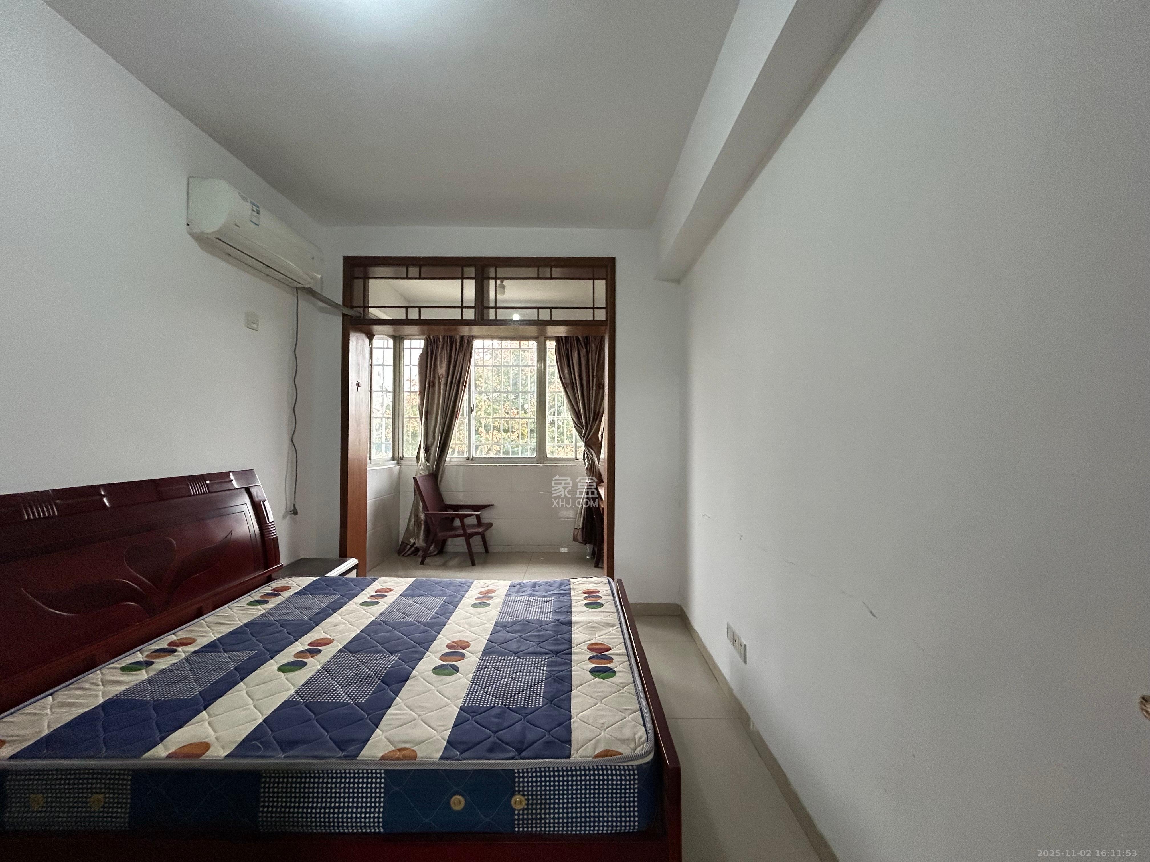 泉水塘小区  3室2厅1卫    1900.0元/月室内图