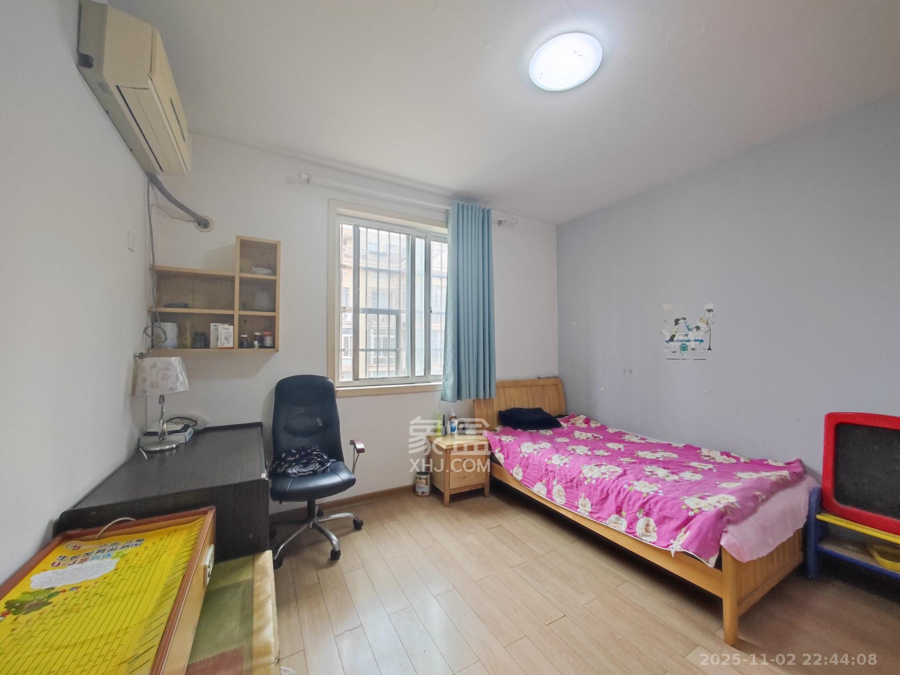 鄱阳小区  2室2厅1卫    41.8万卧室