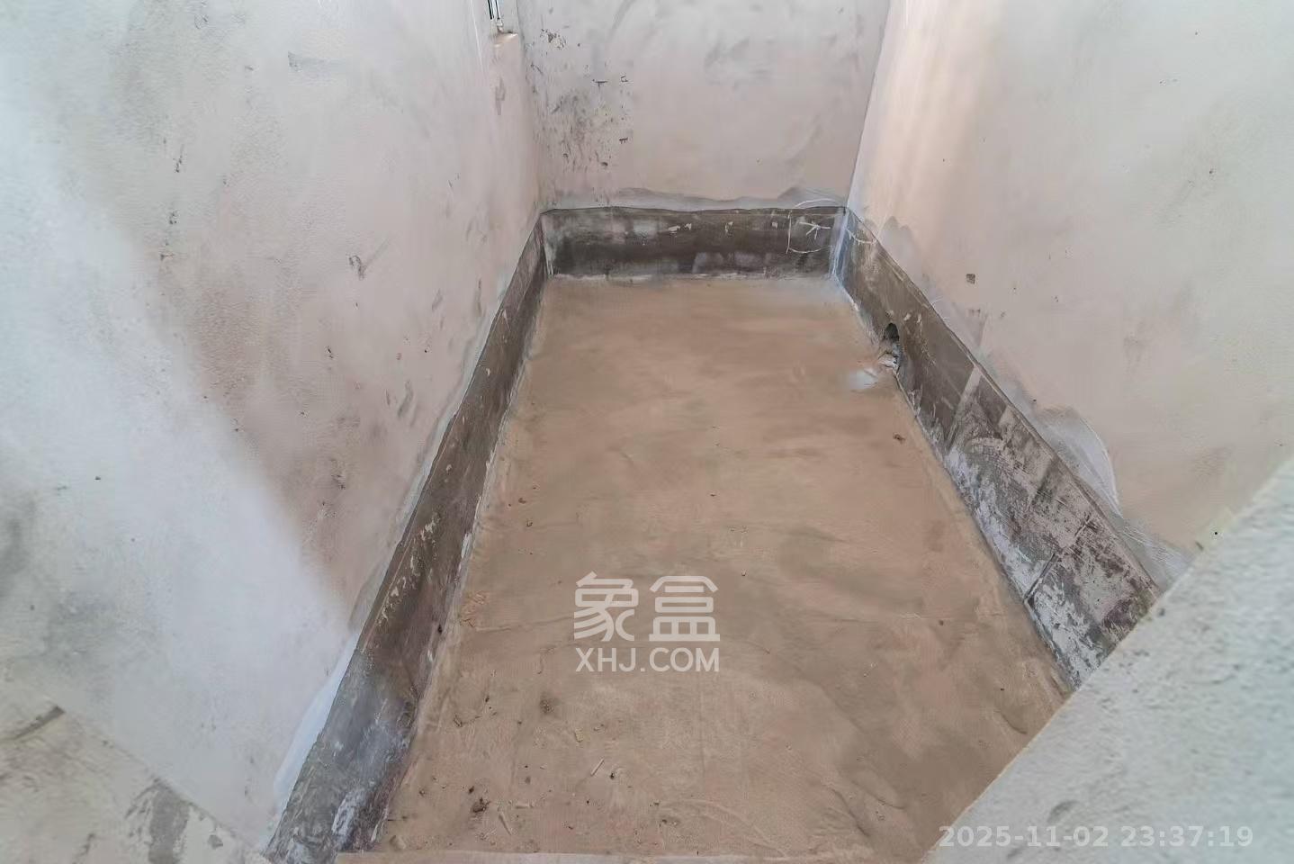 北辰三角洲E4区  4室2厅2卫    160.0万卫生间